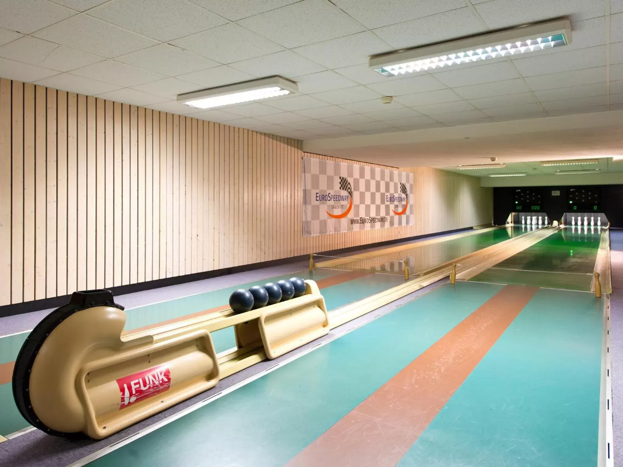 Billiard, Swimming Pool in ACHAT Hotel Schwarzheide Lausitz