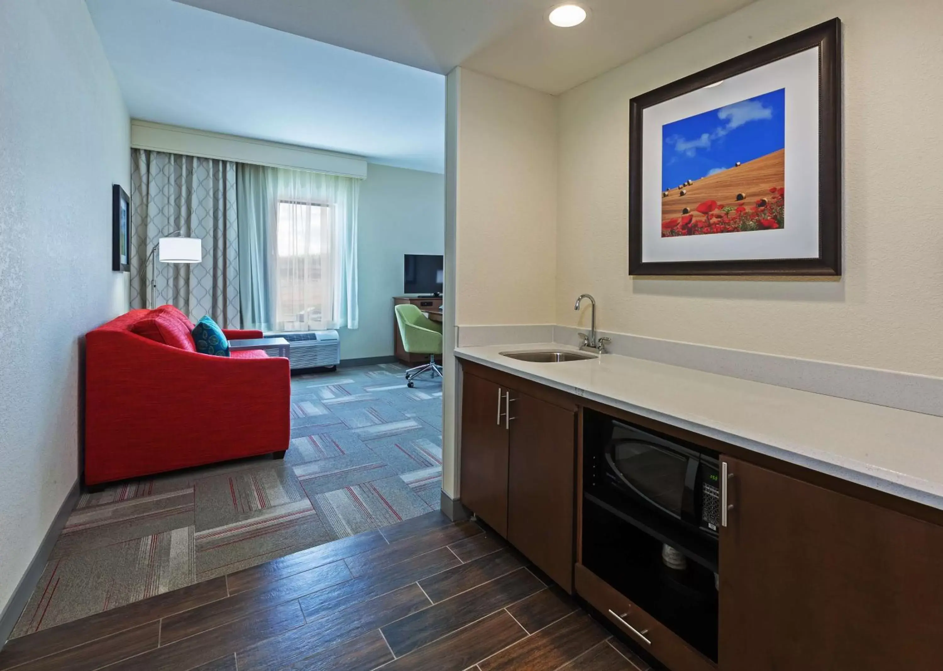 Photo of the whole room, TV/Entertainment Center in Hampton Inn & Suites Claremore