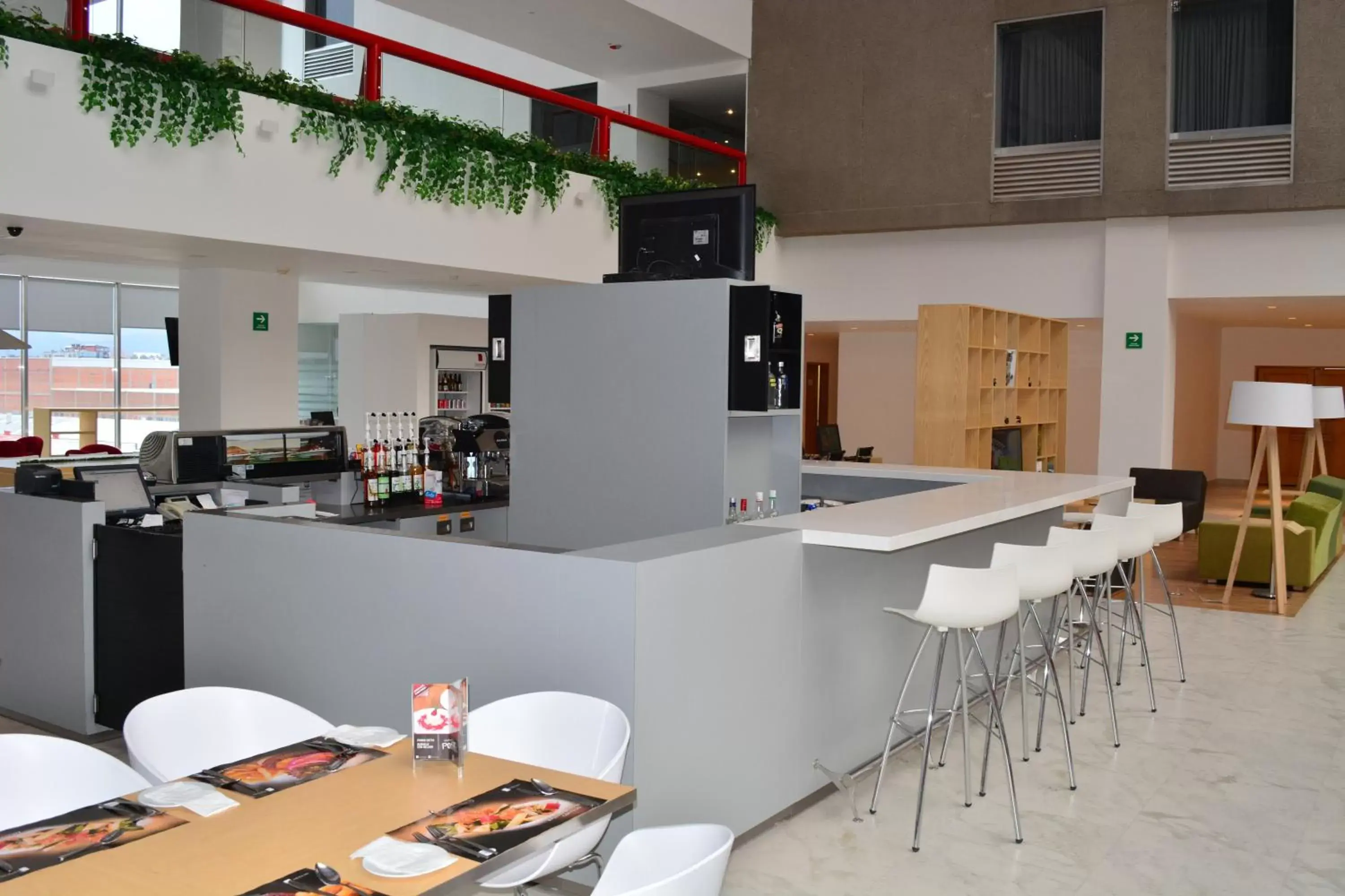 Lounge or bar, Restaurant/Places to Eat in Fiesta Inn Tlalnepantla