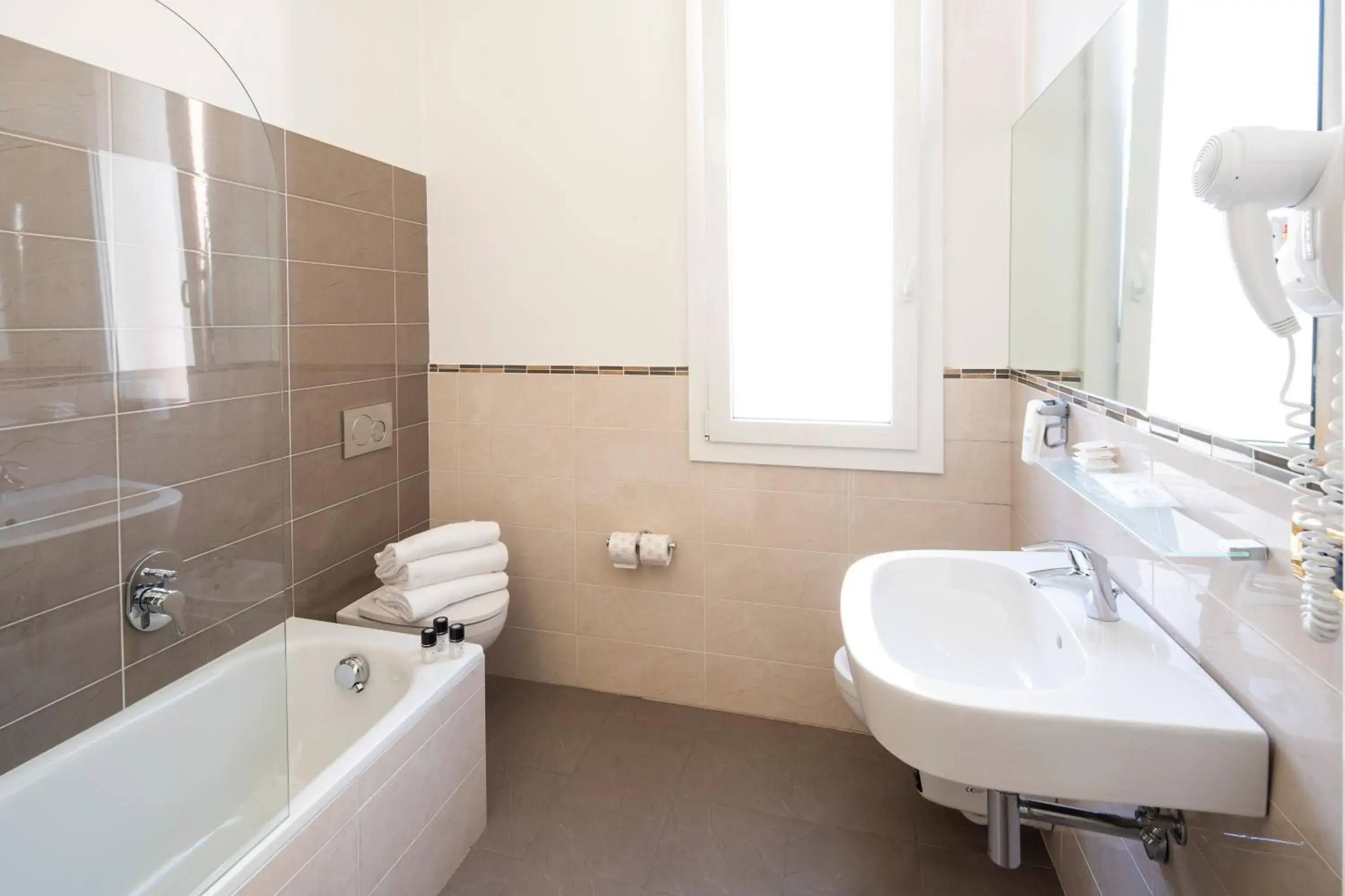 Bathroom in Hotel Astoria