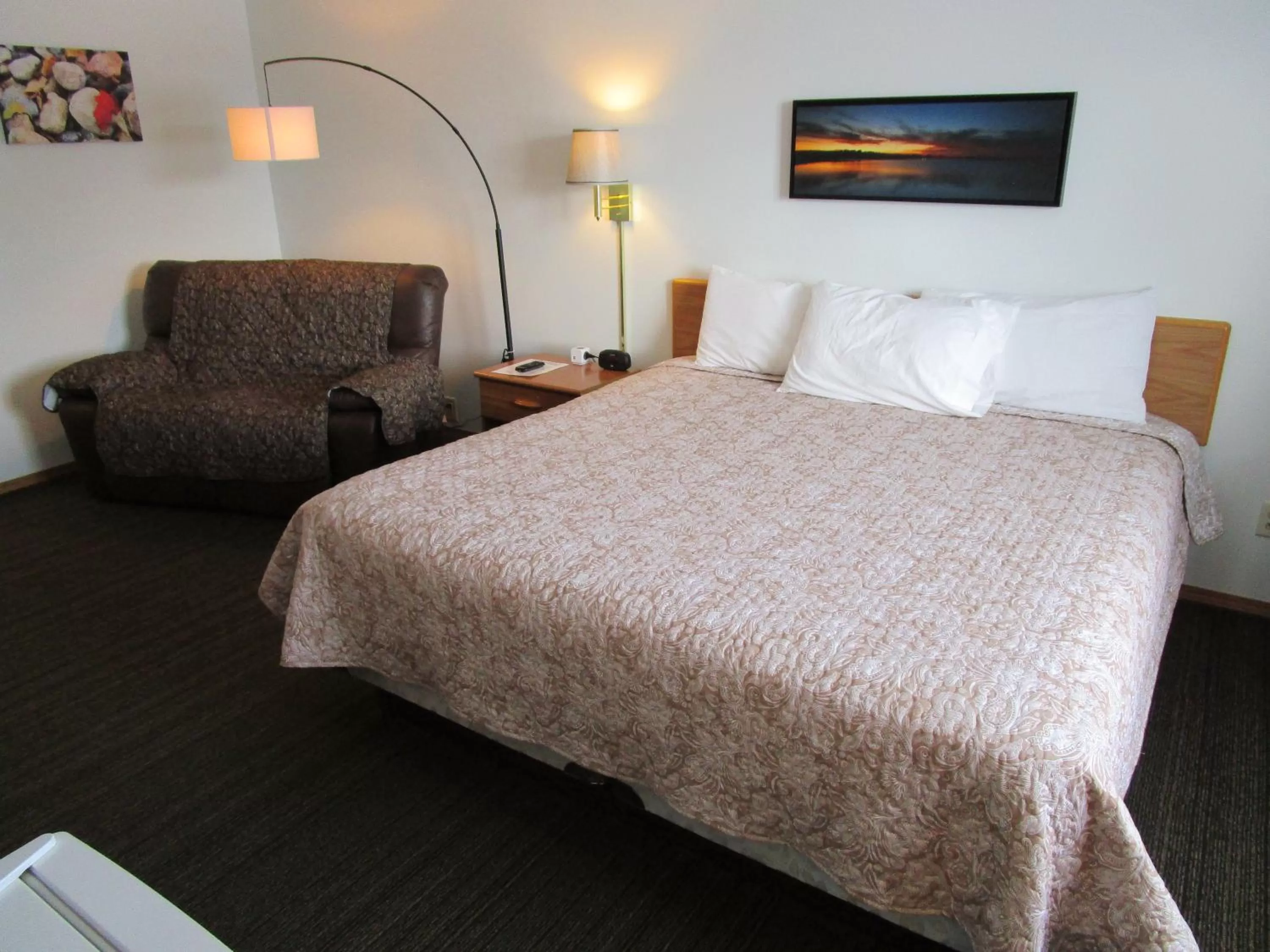 King Suite in Dakota Country Inn