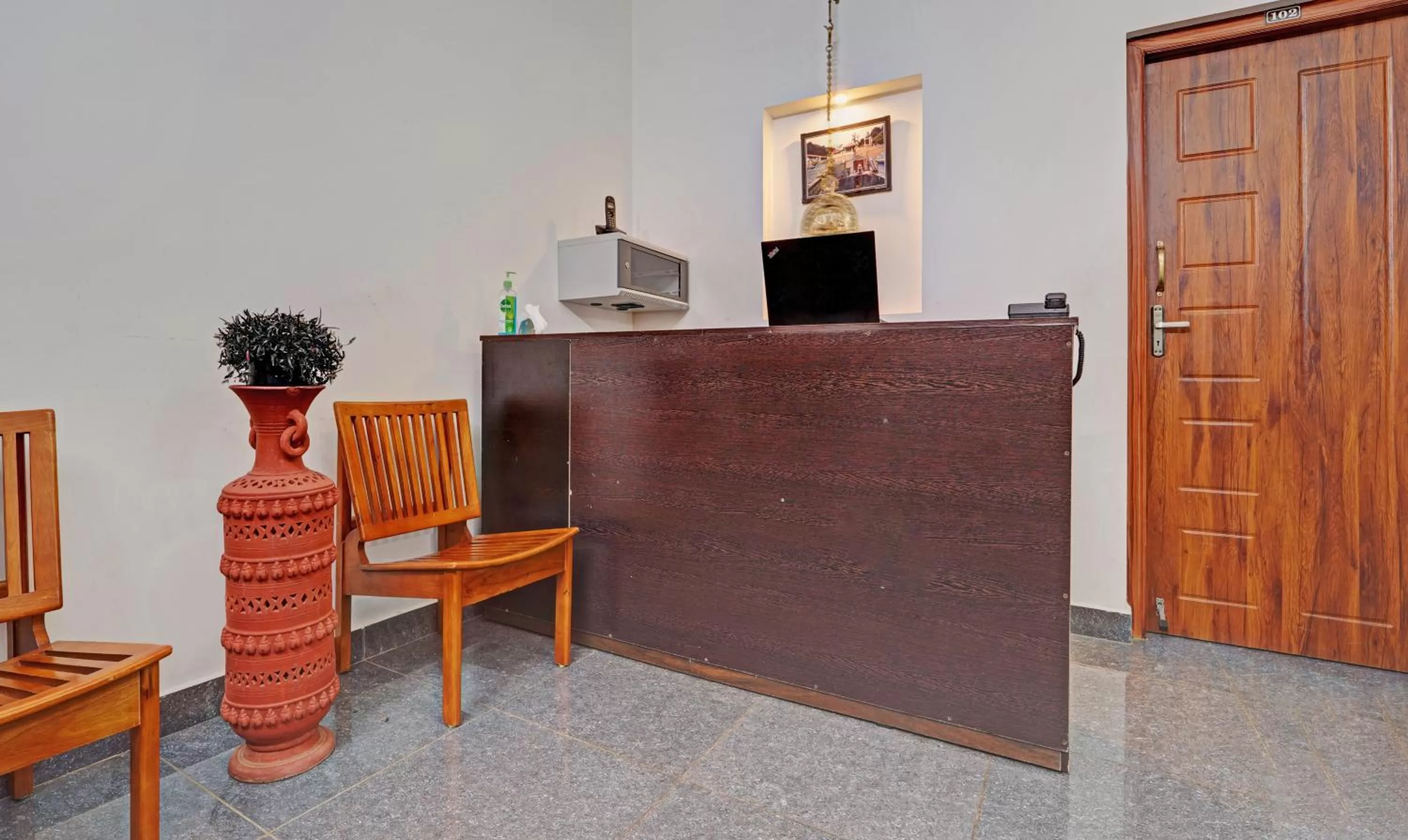 Lobby or reception in Treebo Alaka Rester Homestay