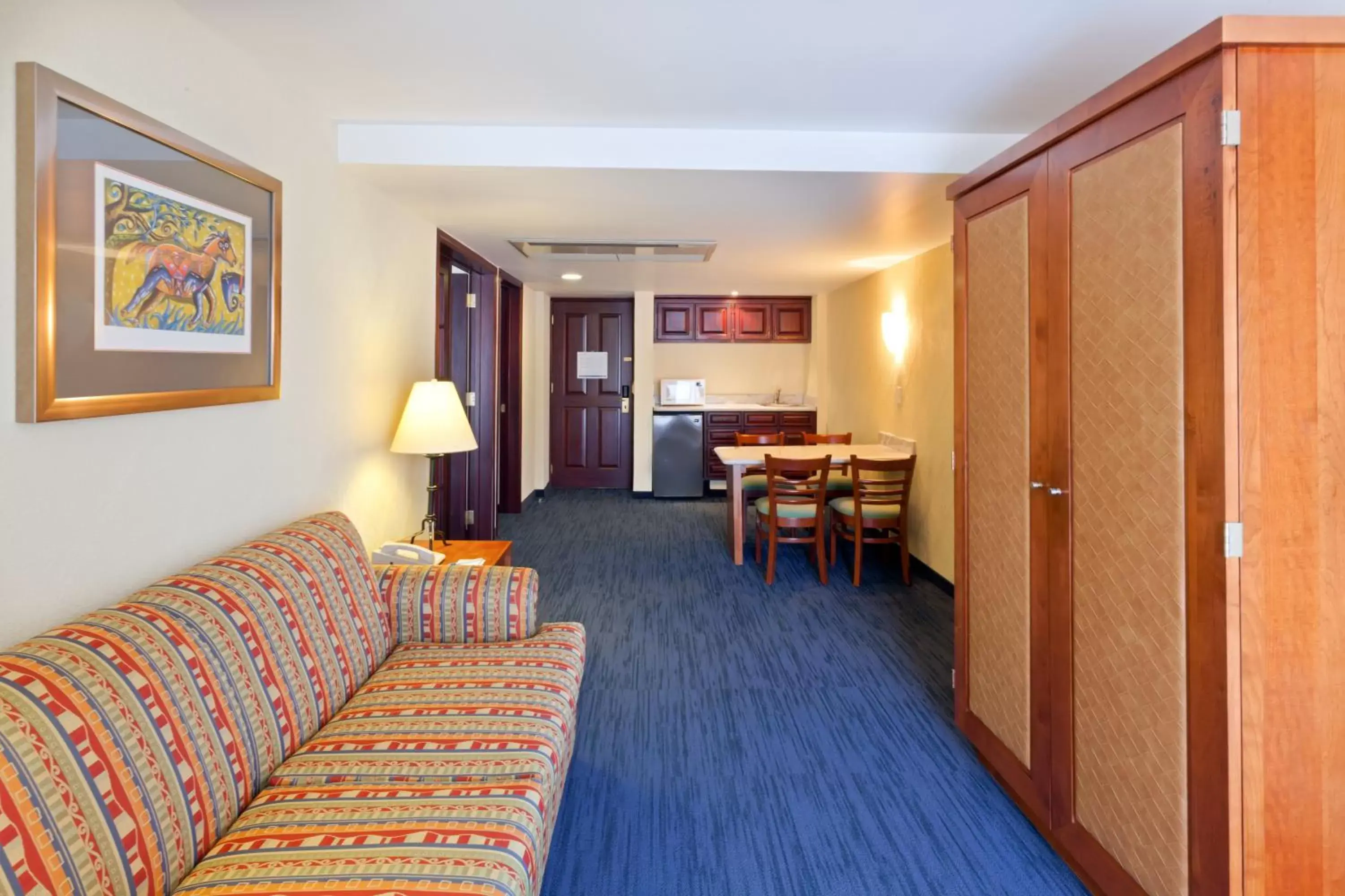 Photo of the whole room, Seating Area in Holiday Inn Express Oaxaca - Centro Historico, an IHG Hotel