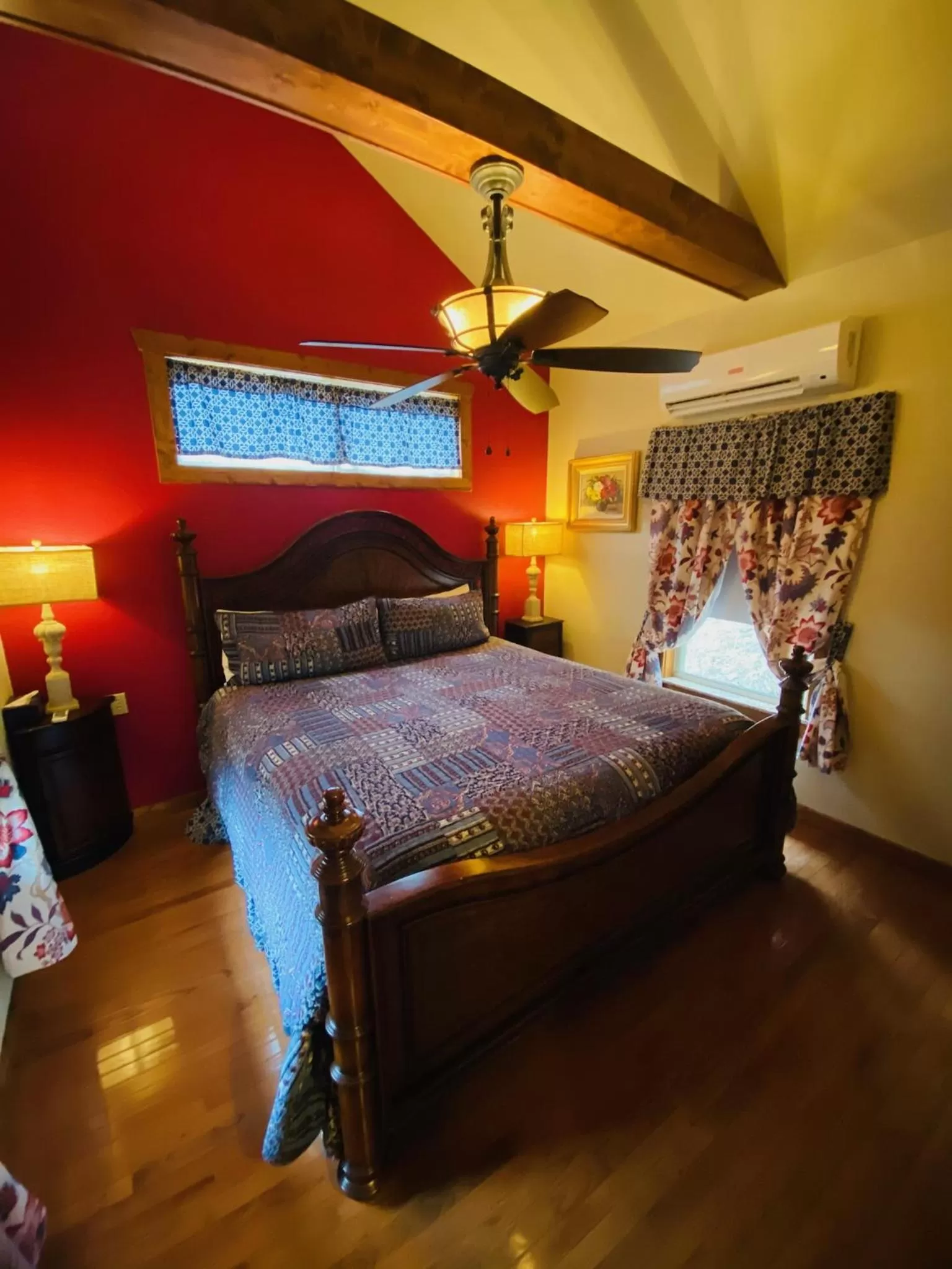 Bedroom, Bed in All Seasons Treehouse Village