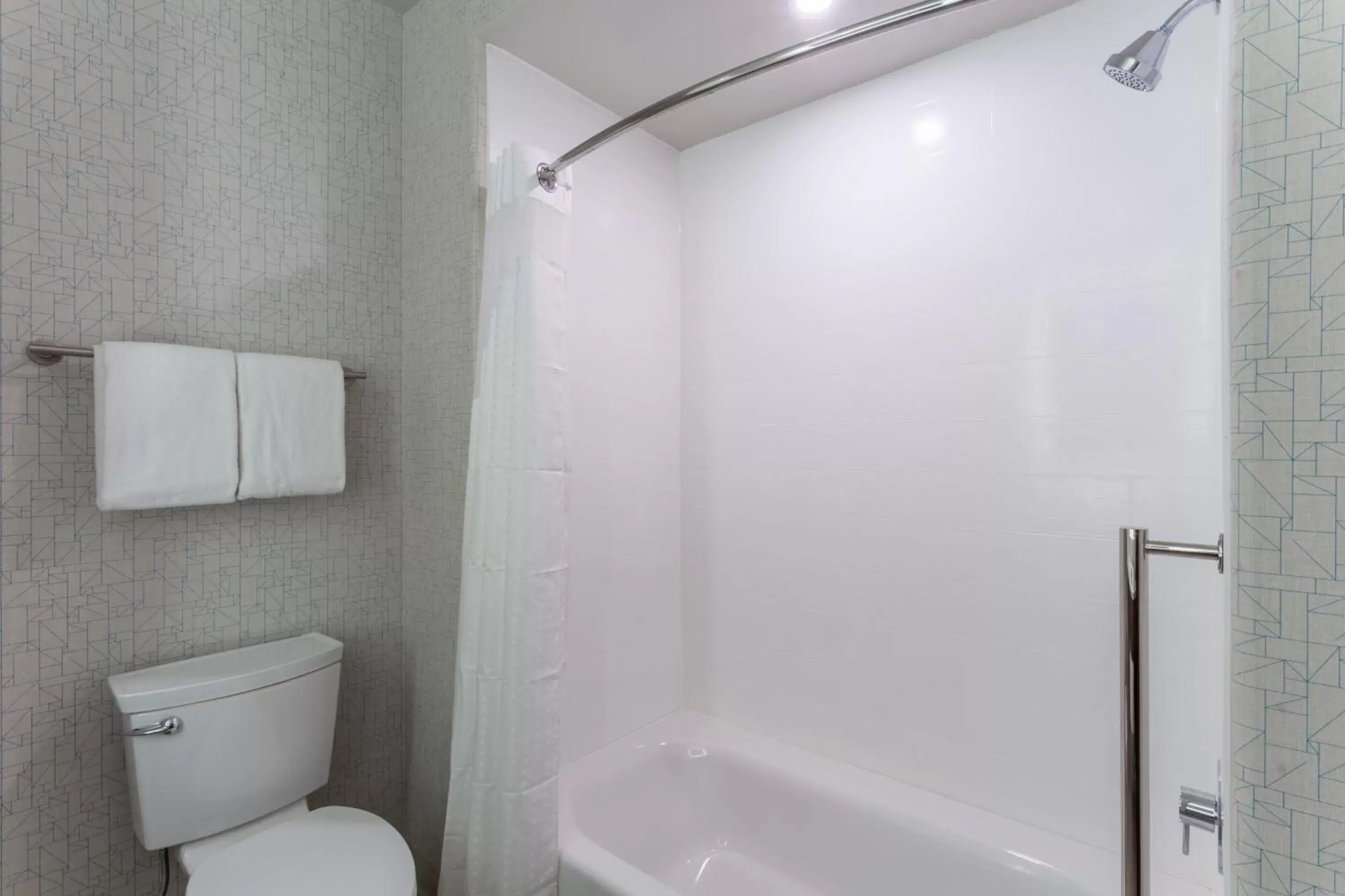 Shower, Bathroom in Holiday Inn Express Rockford-Loves Park, an IHG Hotel