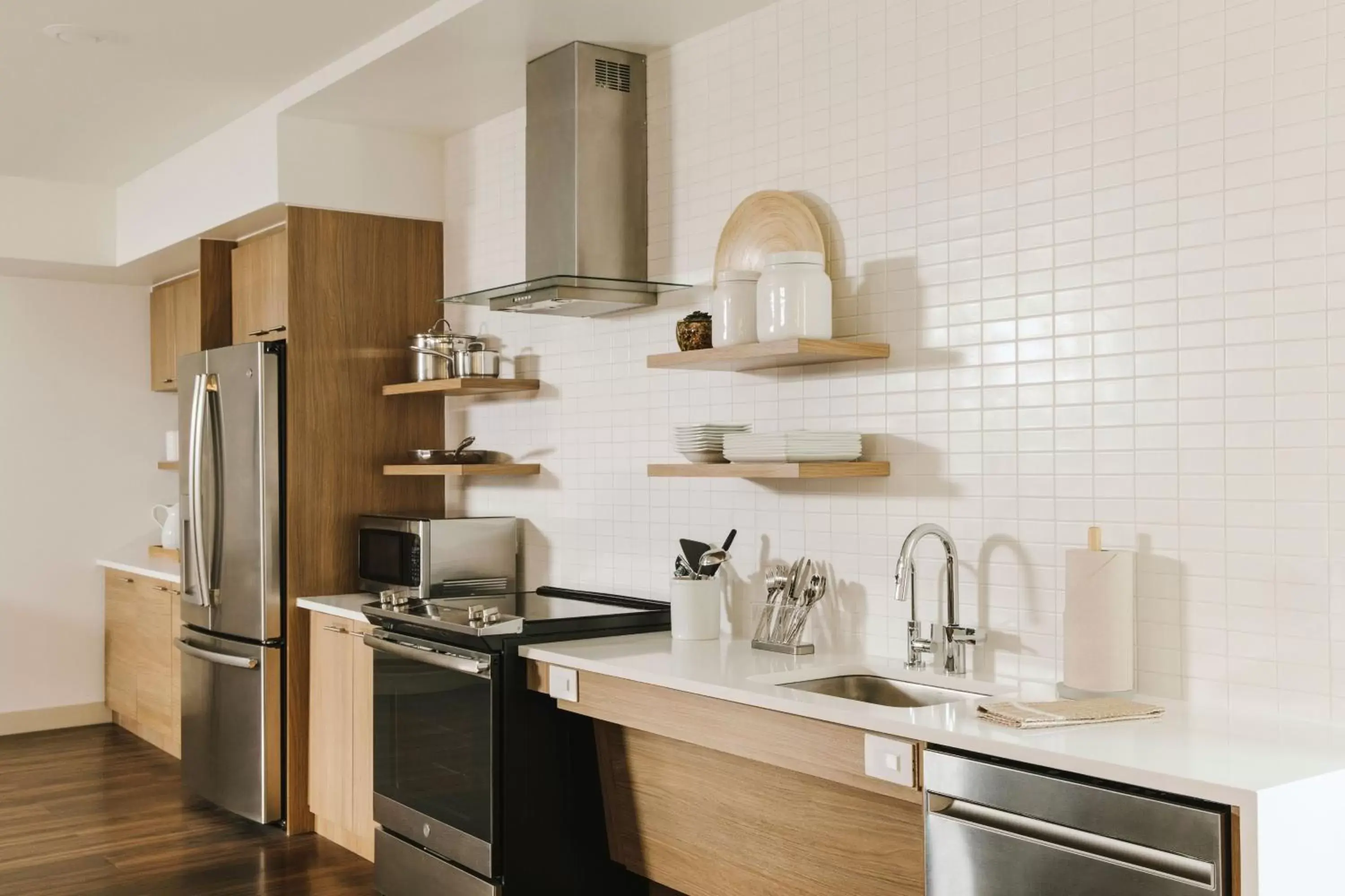 Kitchen or kitchenette, Kitchen/Kitchenette in Element San Jose Airport