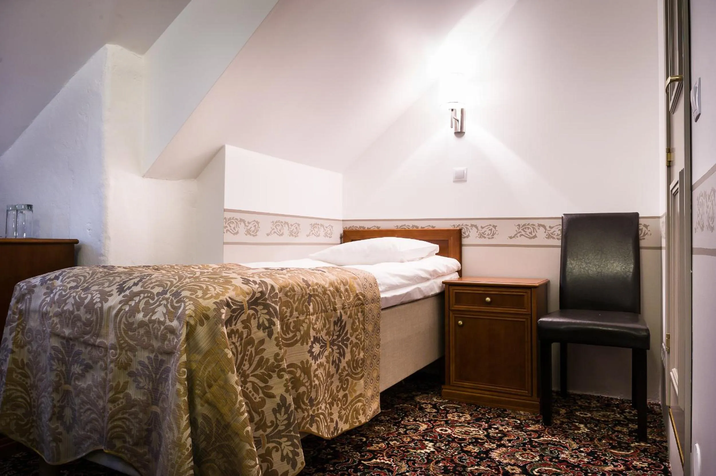 Bedroom, Bed in Three Crowns Residents