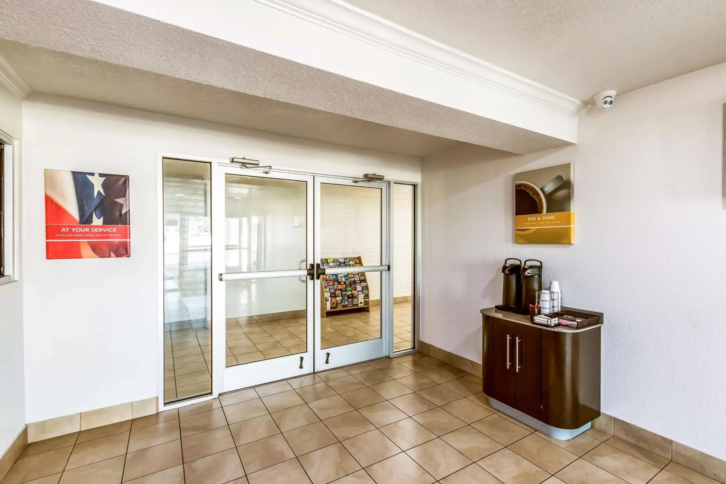 Coffee/tea facilities in Motel 6-Euless, TX - DFW West