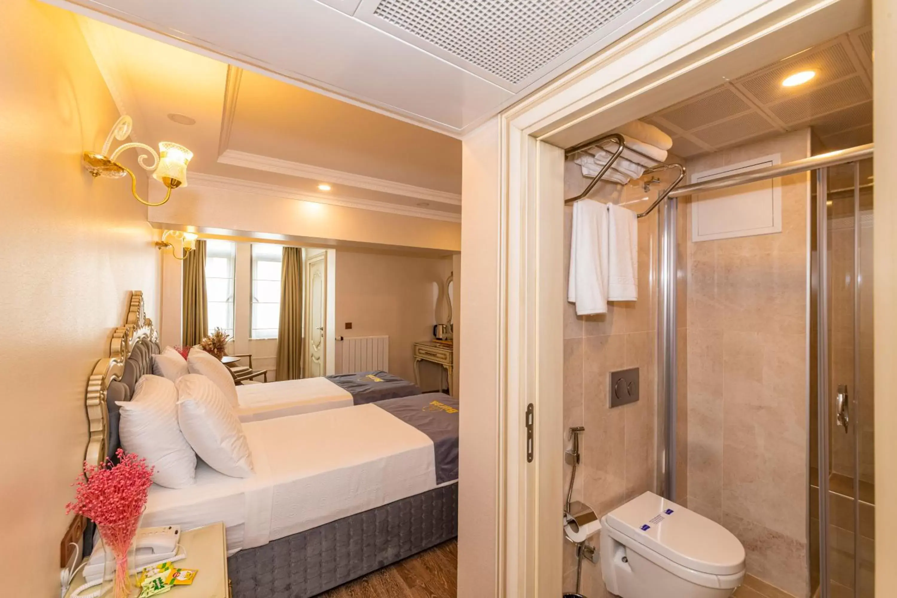 Bed, Bathroom in Almadina Hotel Istanbul