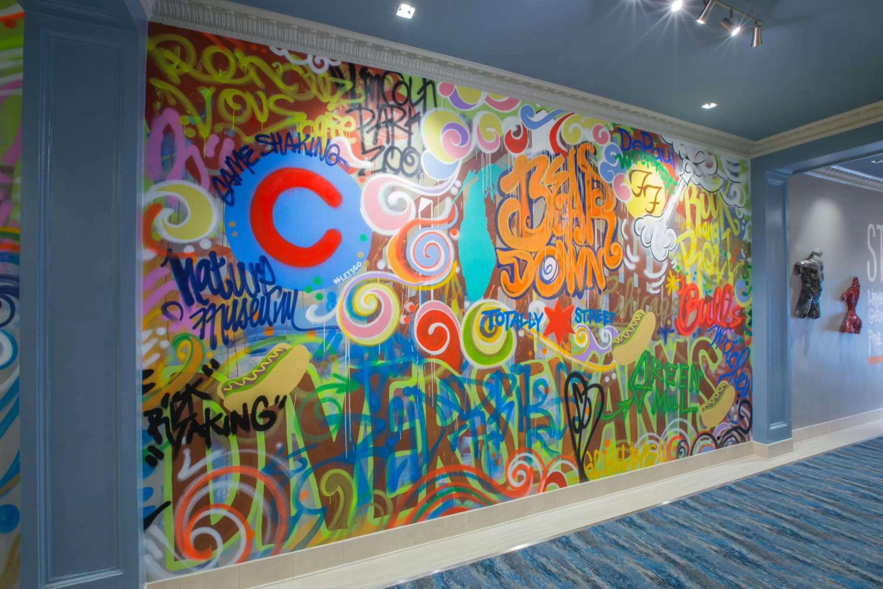 Area and facilities in Hotel Versey Chicago Lincoln Park