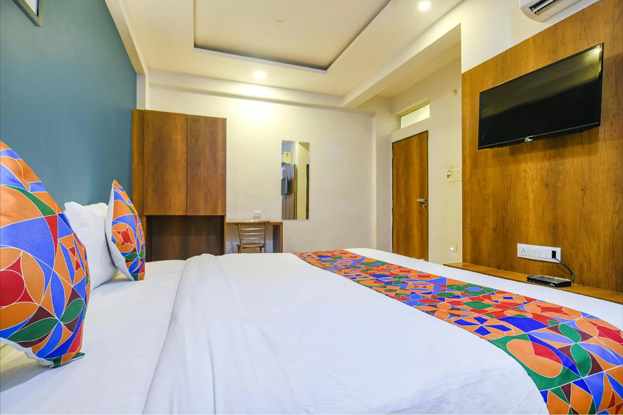 Communal lounge/ TV room, Bed in FabHotel Hello Homz