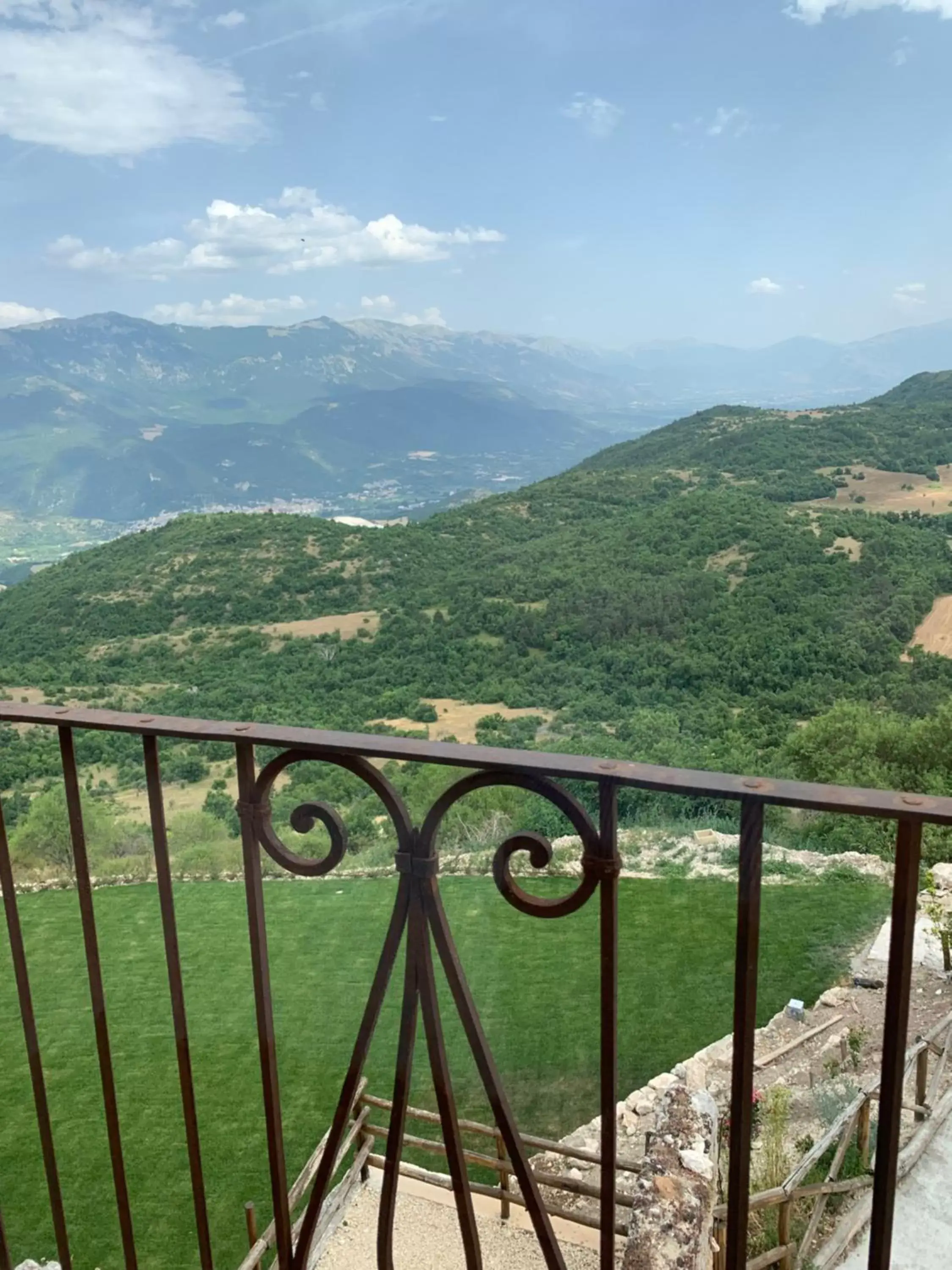 Balcony/Terrace, Mountain View in Charme in Perillis