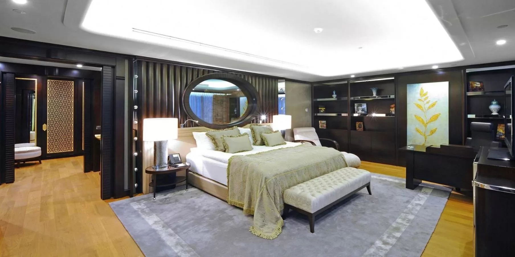 Photo of the whole room, Bed in Crowne Plaza Bursa Convention Center & Thermal Spa by IHG