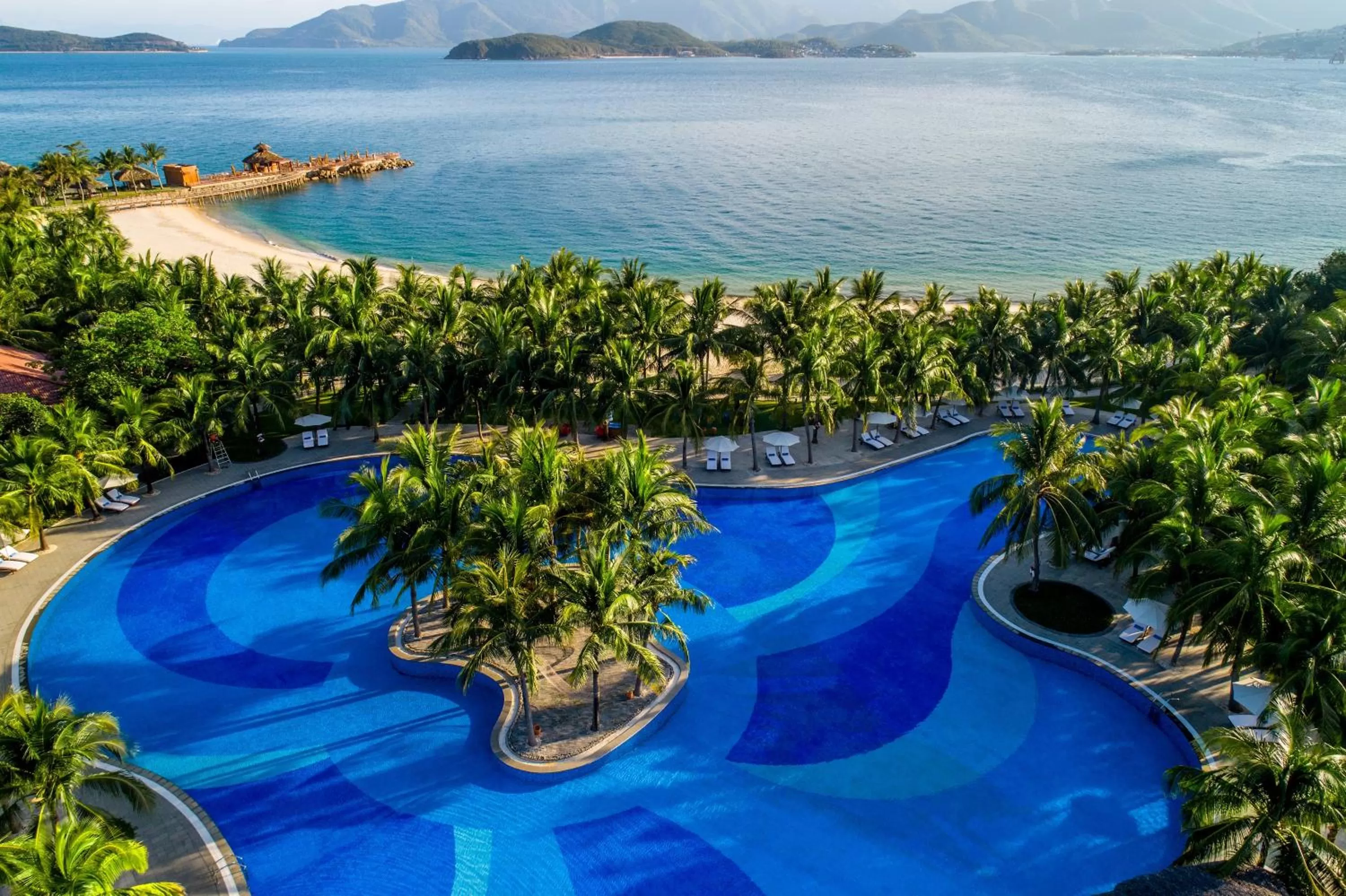 Pool view in Vinpearl Luxury Nha Trang