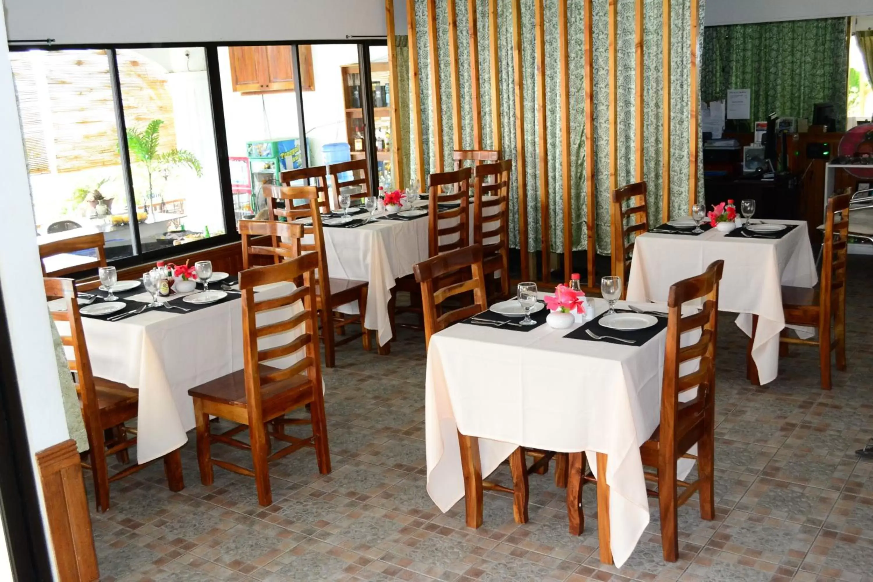 Restaurant/places to eat in Eden Resort Restaurant/places to eat in Eden Resort