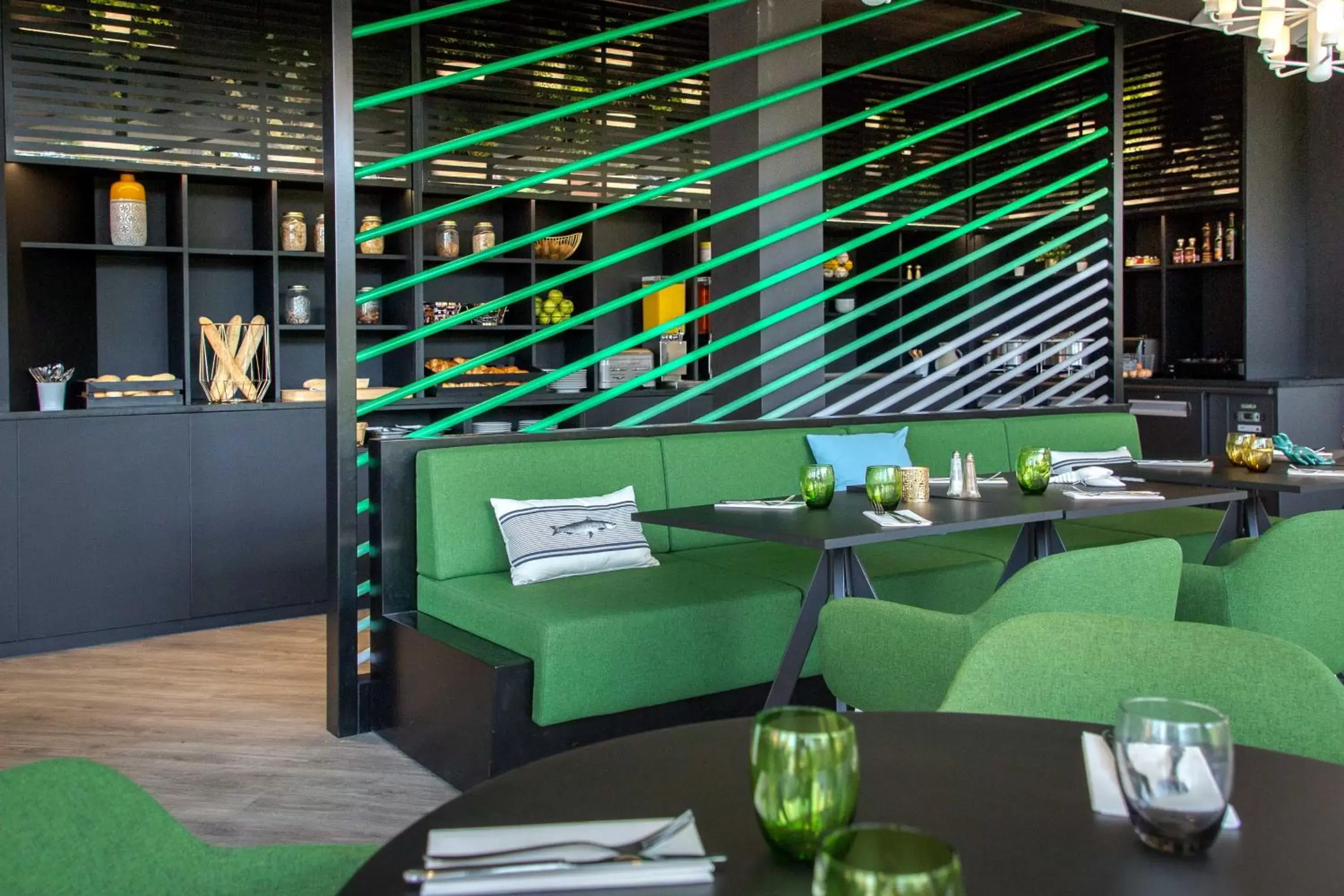 Restaurant/places to eat in Mercure Hyères Centre Côte d'Azur