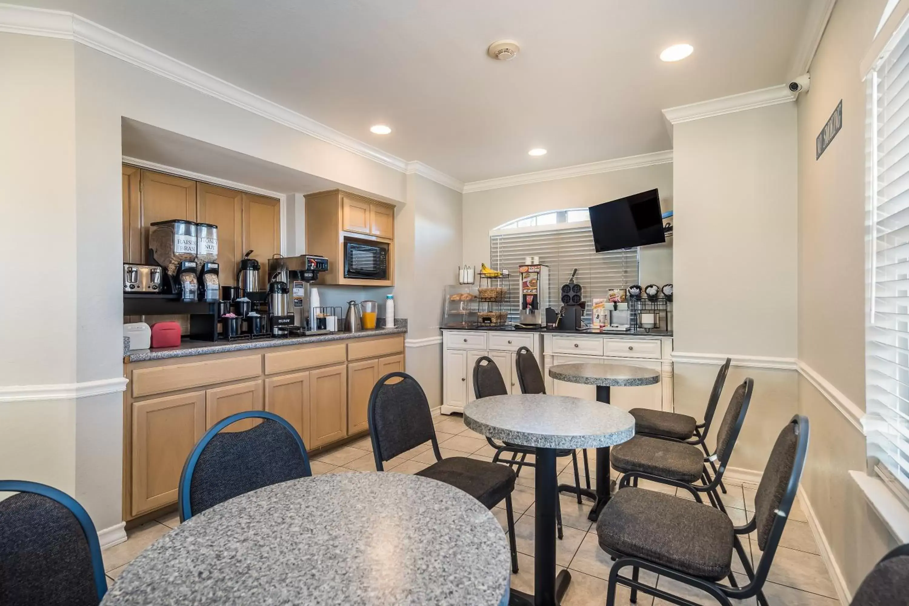 Restaurant/places to eat in Americas Best Value Inn New Braunfels Restaurant/places to eat in Americas Best Value Inn New Braunfels