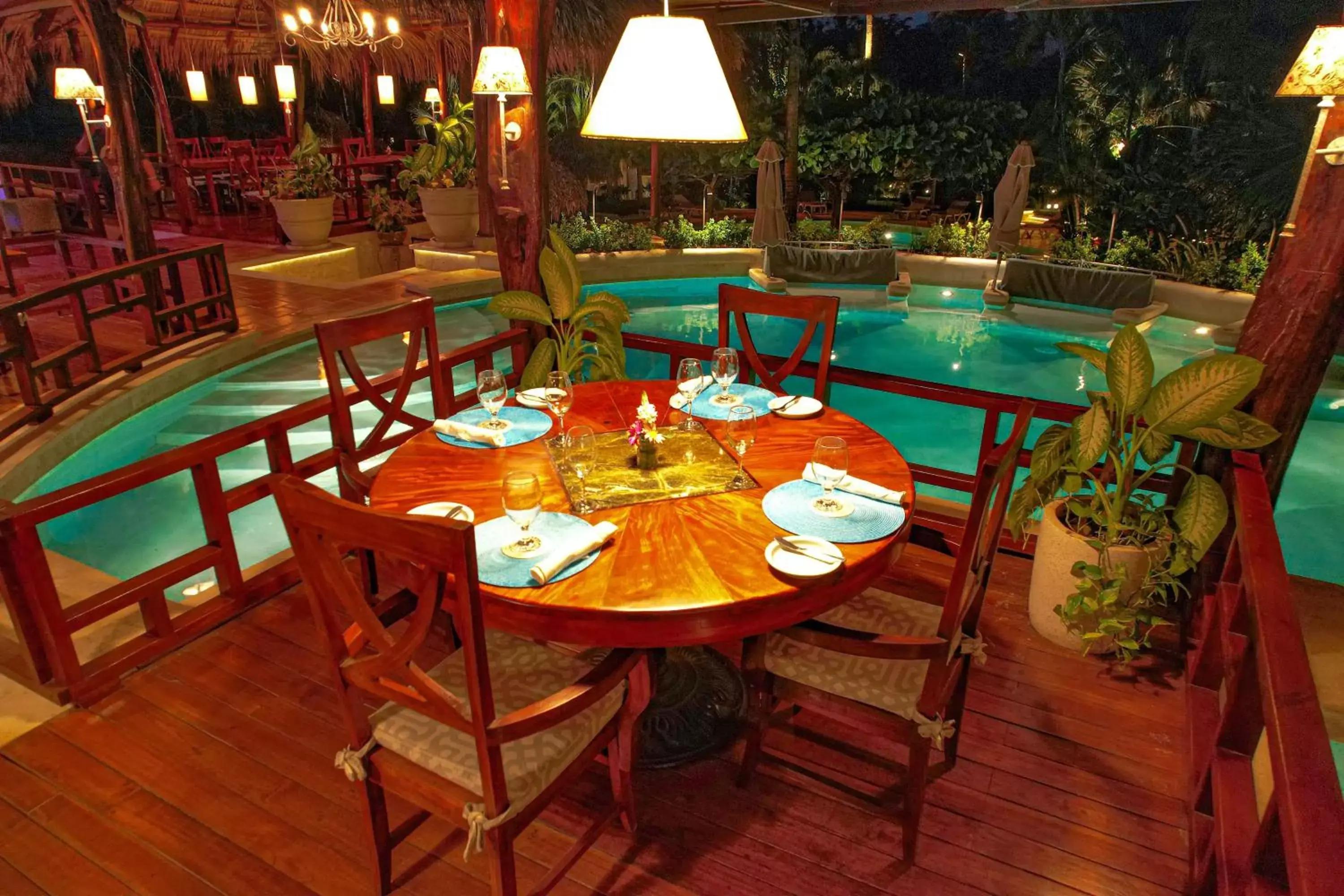 Restaurant/places to eat, Swimming Pool in Jardin del Eden Boutique Hotel