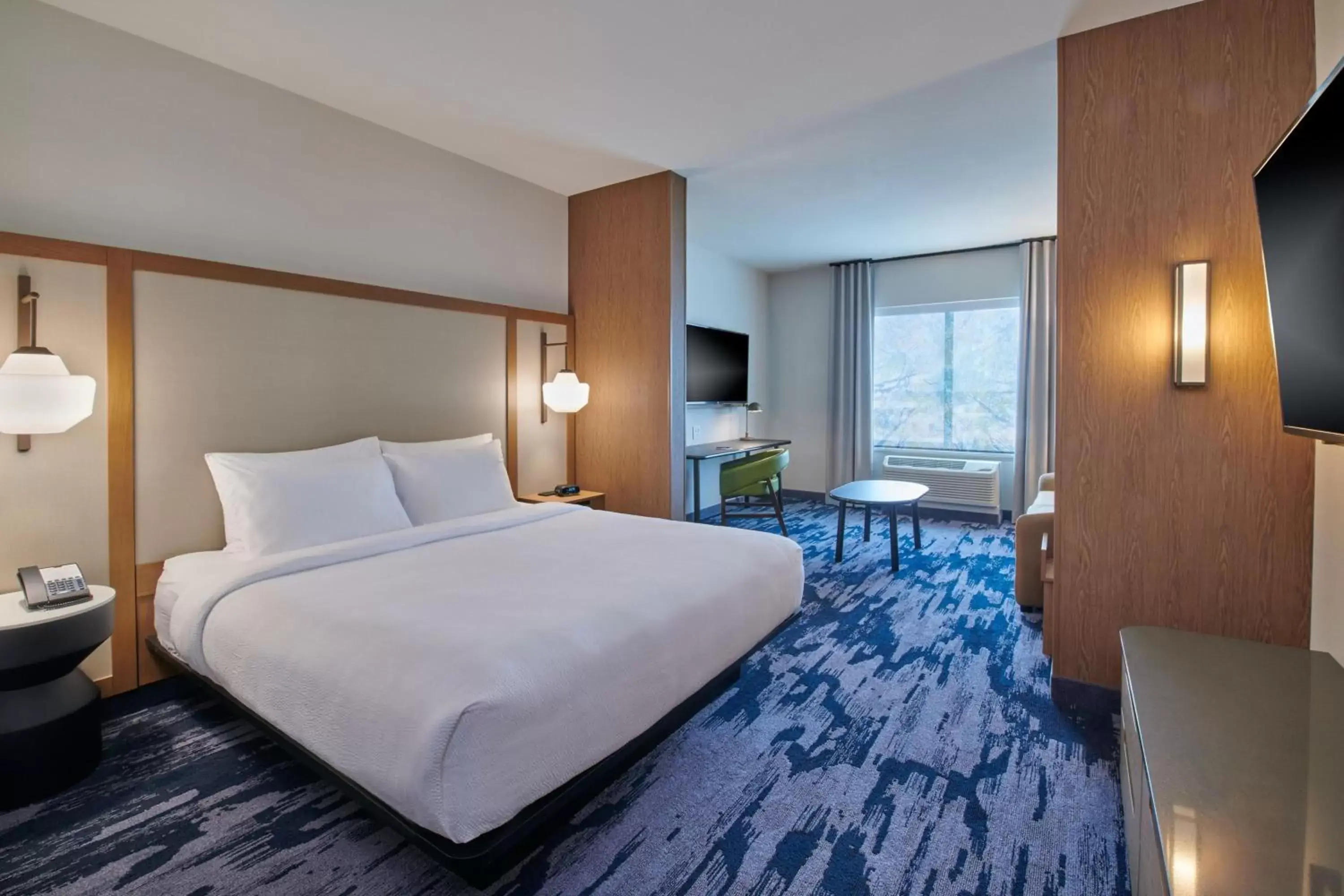 Photo of the whole room, Bed in Fairfield Inn & Suites by Marriott Chicago O'Hare