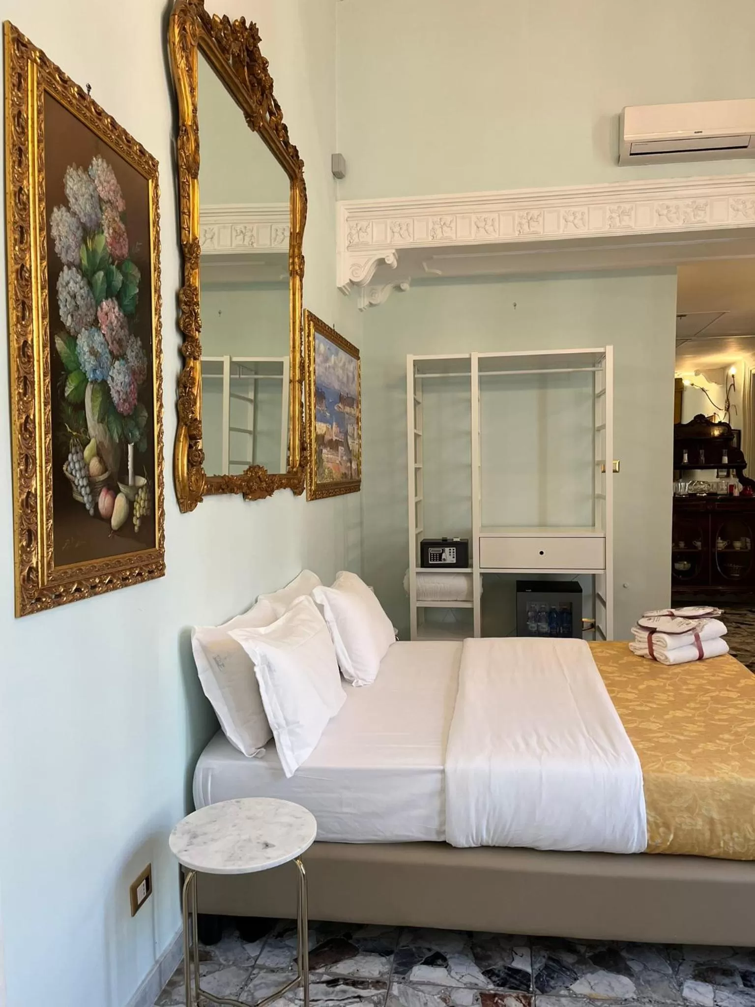 Bed in B&B Art Suite Santa Brigida