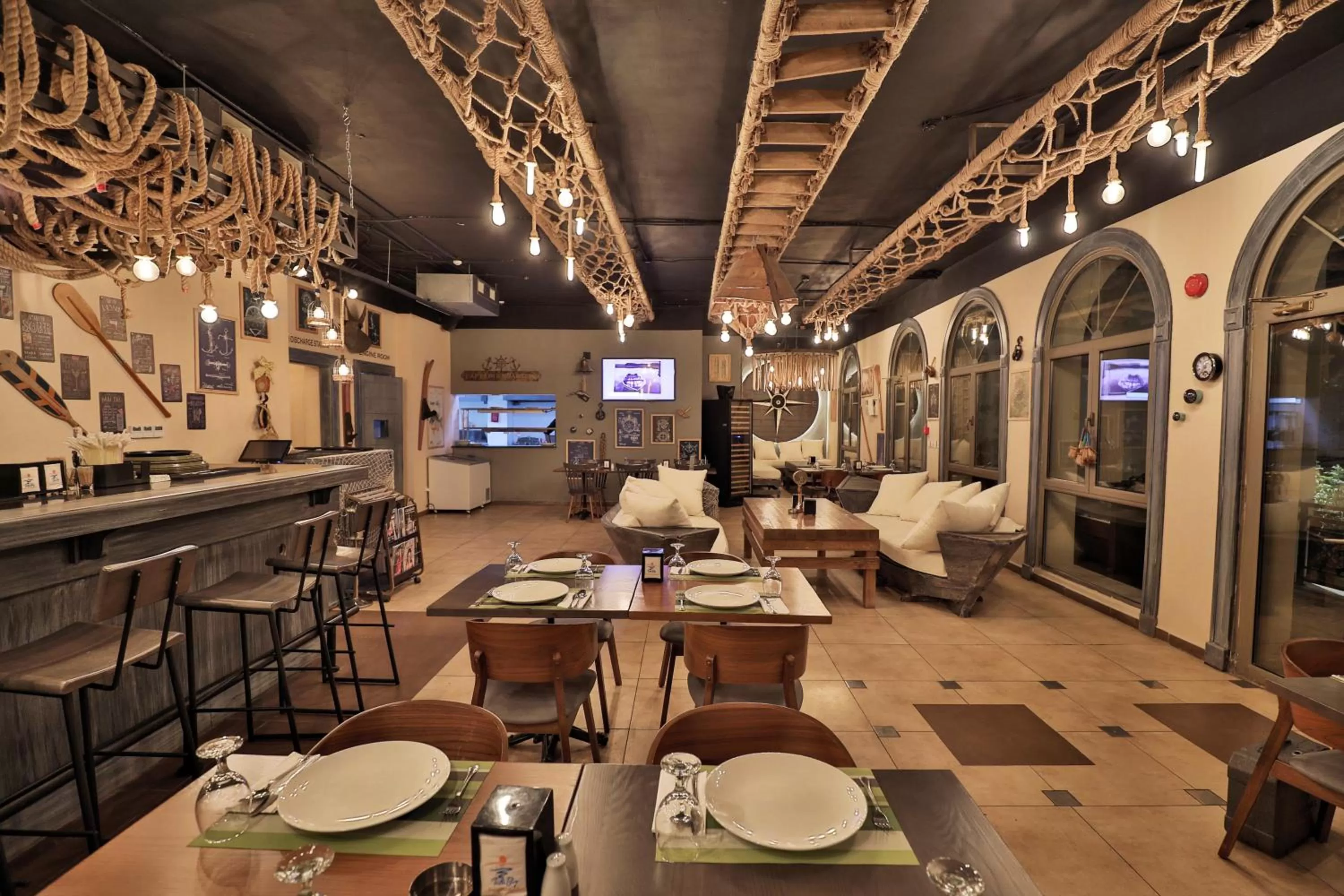 Restaurant/places to eat in Tala Bay Residence - Families Only