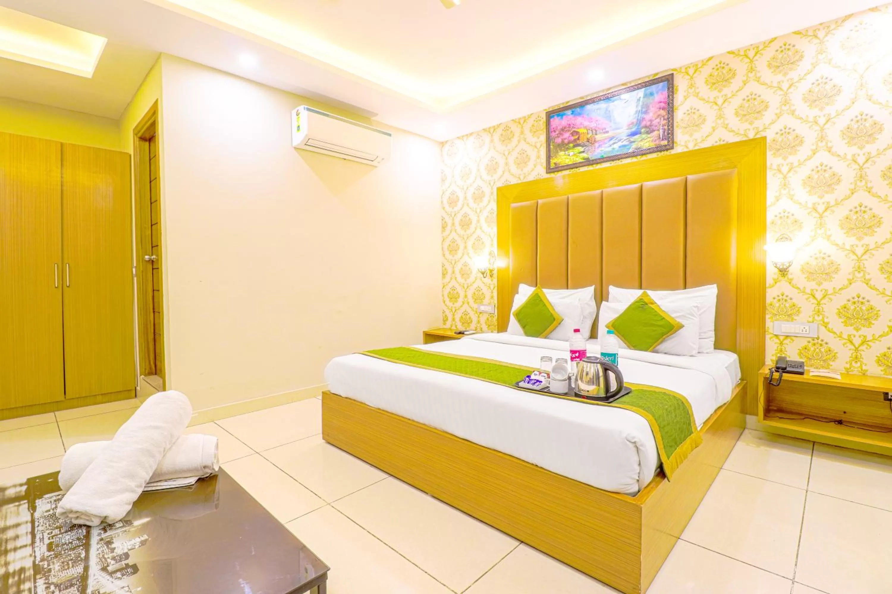 Bed in The Glory Hotel