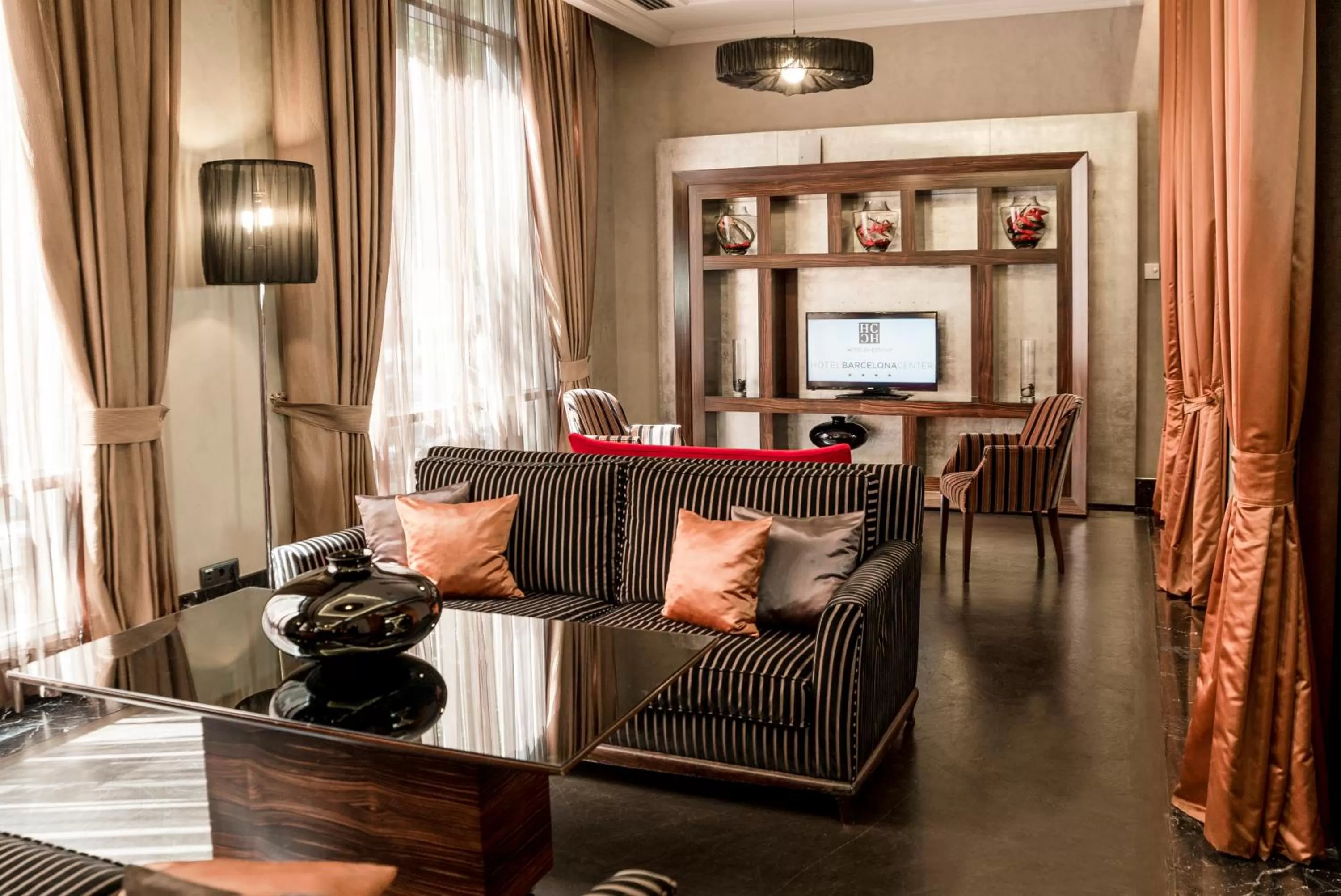 Communal lounge/ TV room in Hotel Barcelona Center