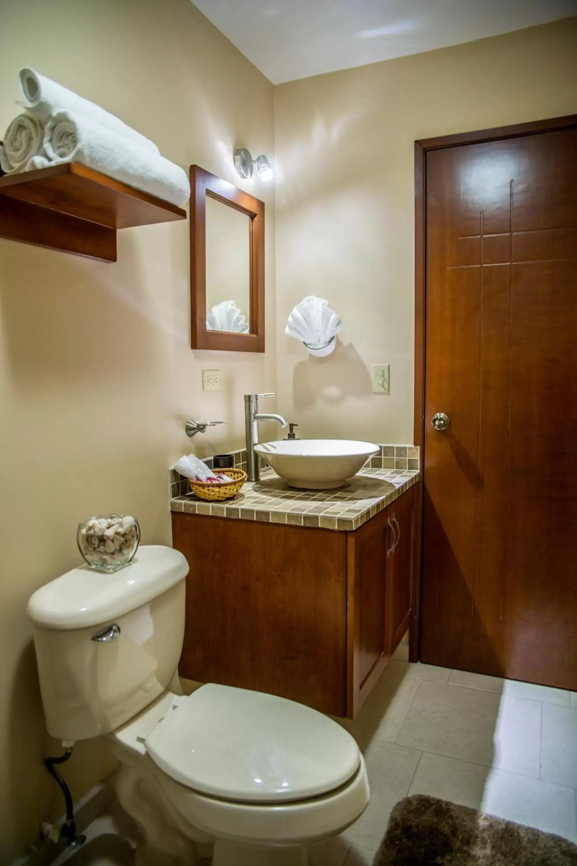Decorative detail, Bathroom in Bugambilias Suites