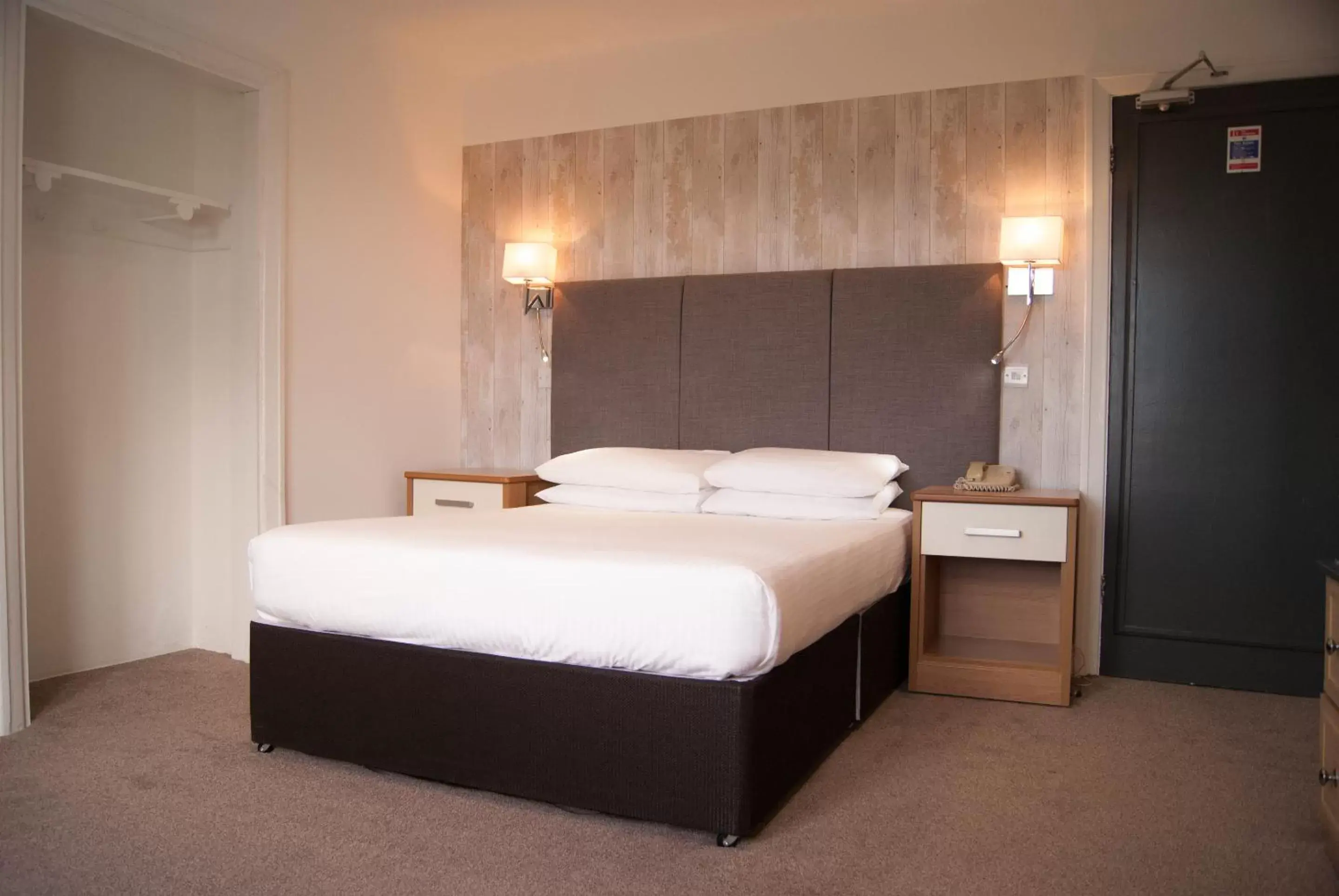 Bed, Bathroom in Ocean Beach Hotel & Spa - OCEANA COLLECTION