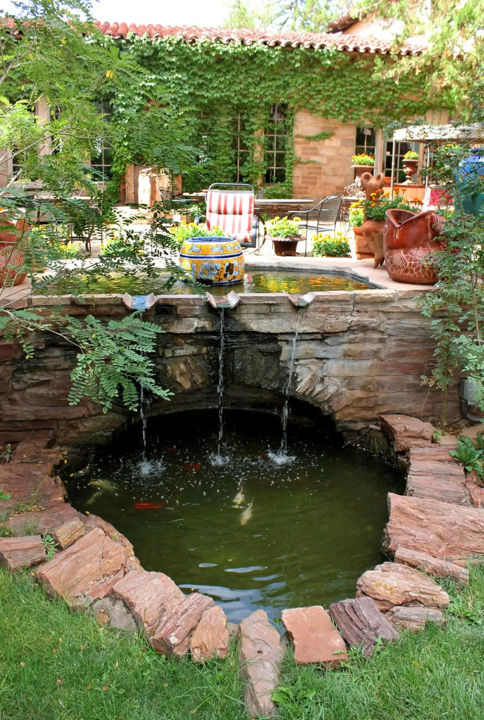 Patio in La Posada Hotel and Gardens