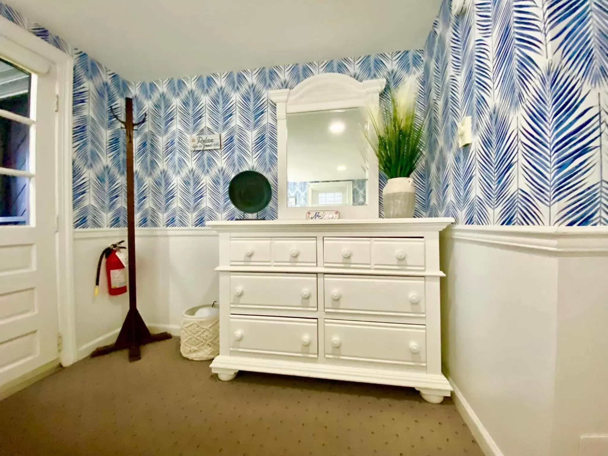 wardrobe, Bathroom in Atlantic House Bed & Breakfast