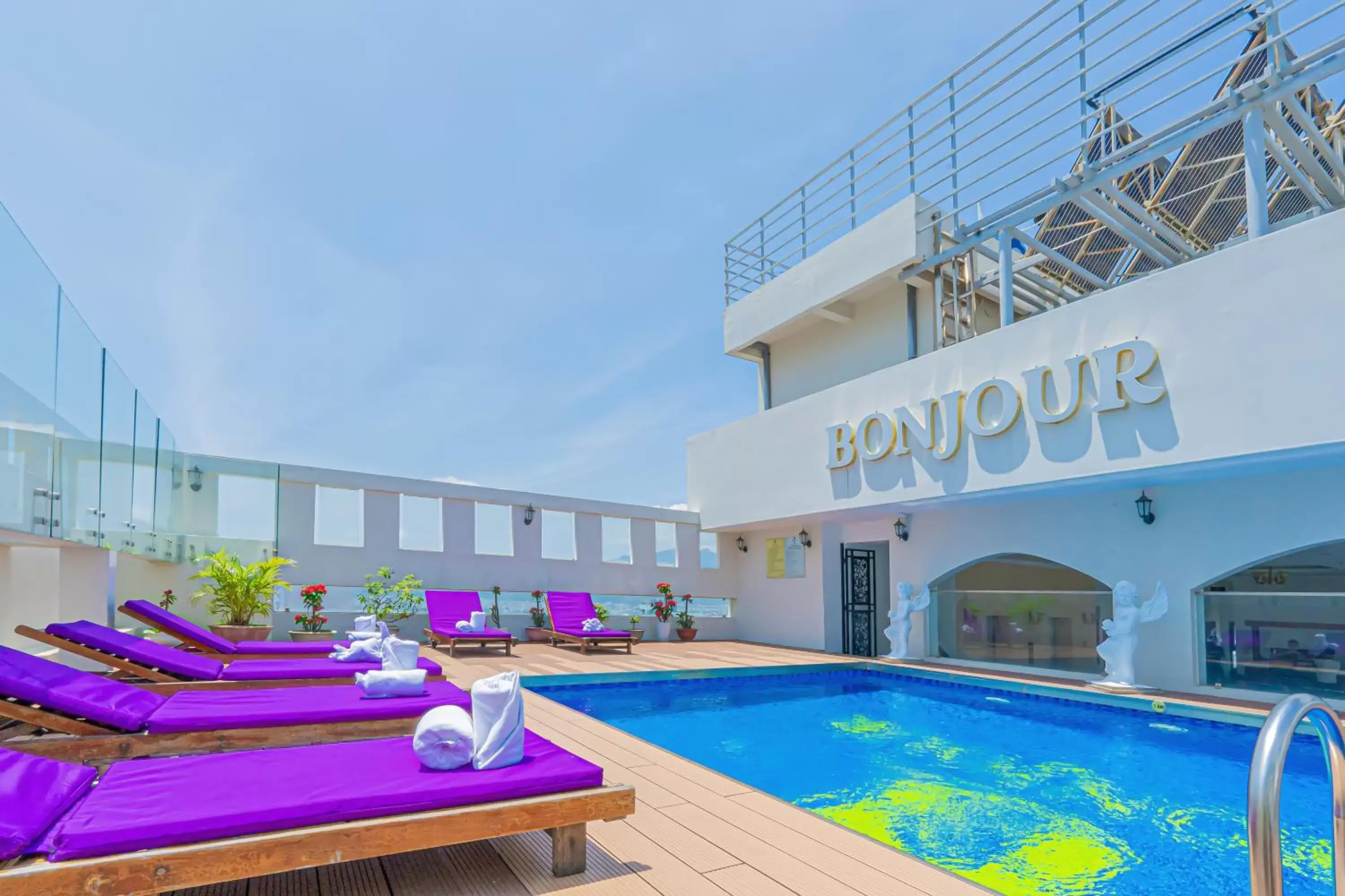 Swimming Pool in Bonjour Nha Trang Hotel