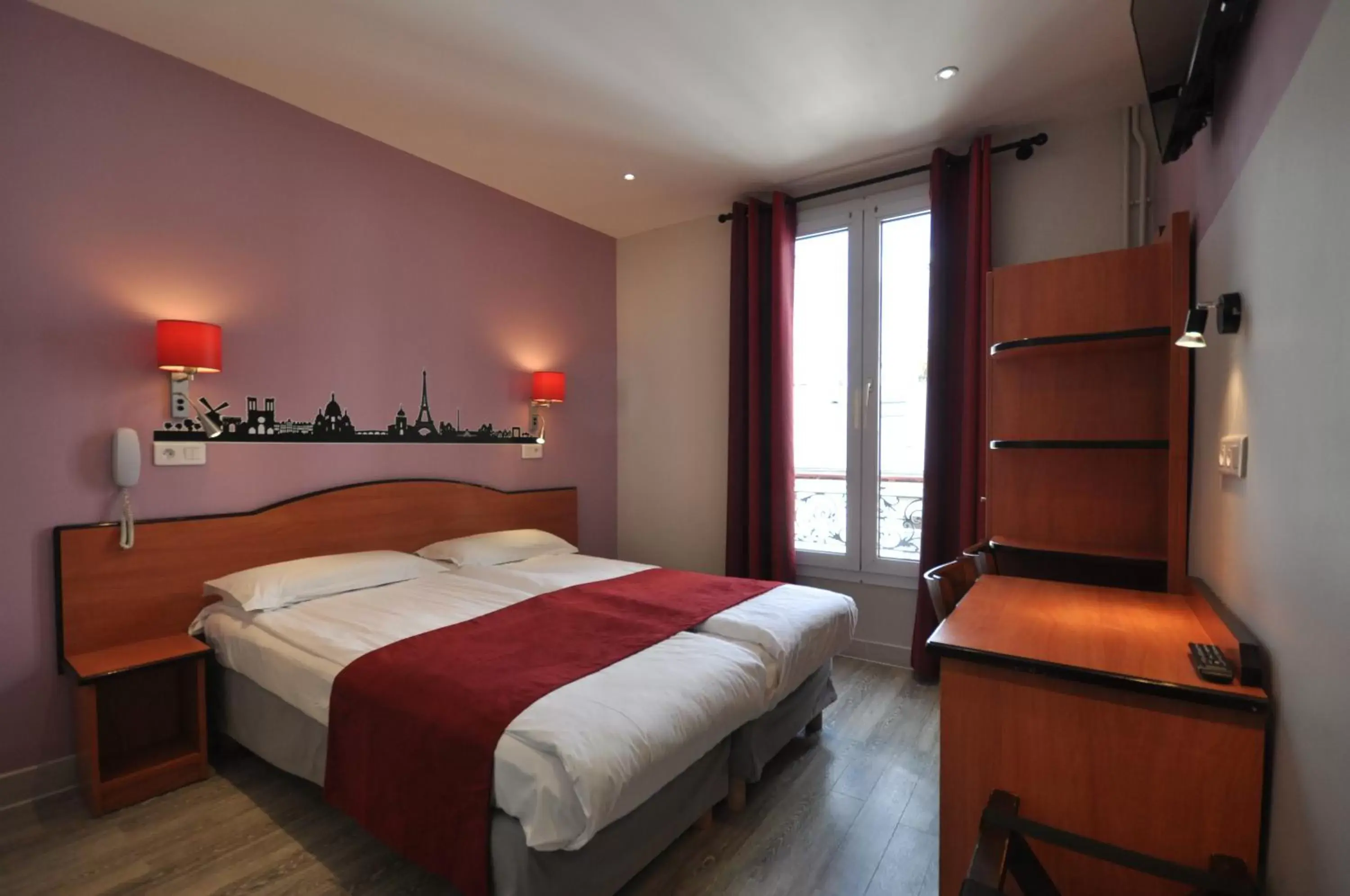 Bedroom, Bed in Grand Hôtel De Turin