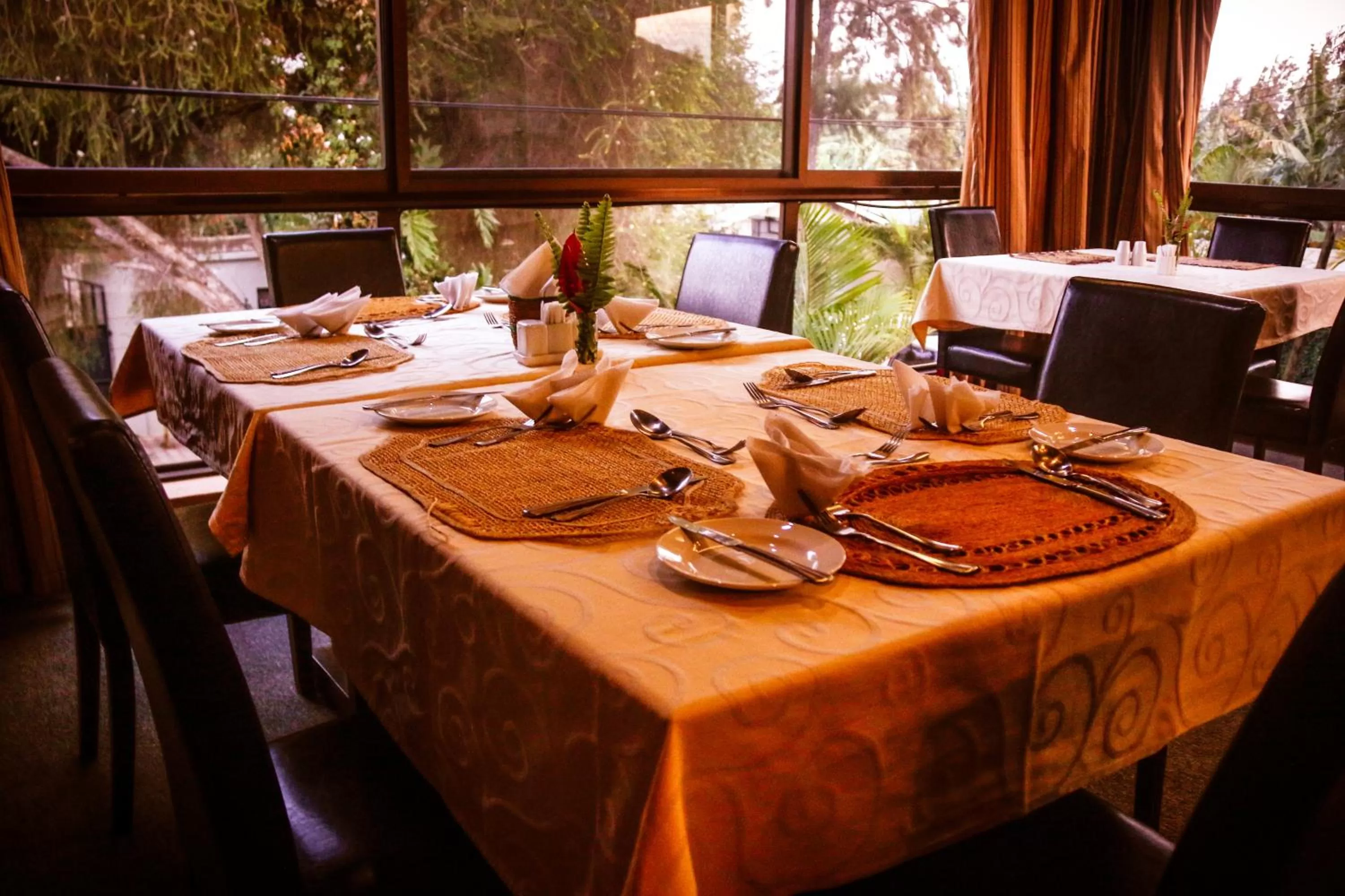 Restaurant/places to eat in Zawadi House Lodge