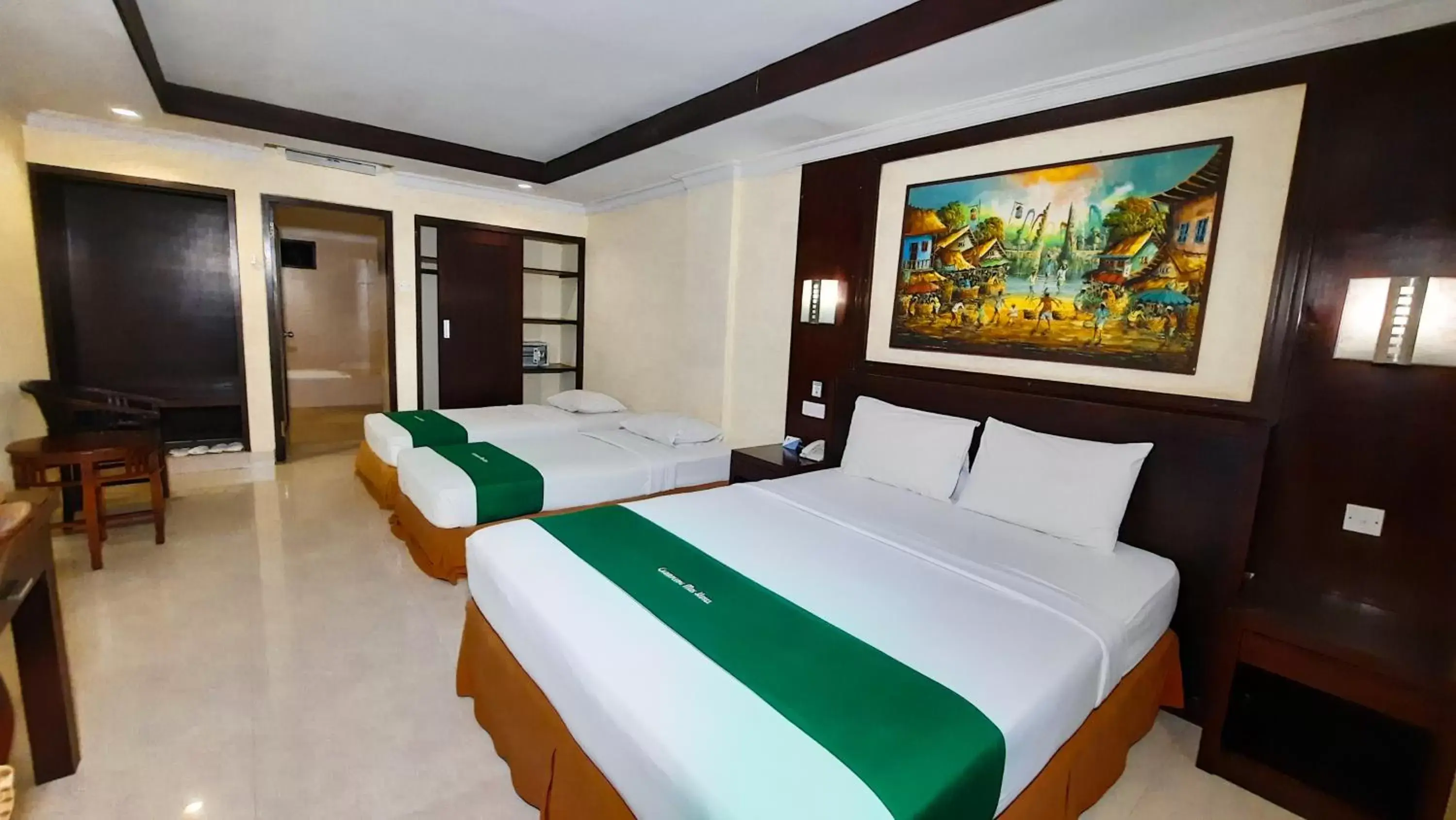 Bed in Champlung Mas Hotel Legian, Kuta