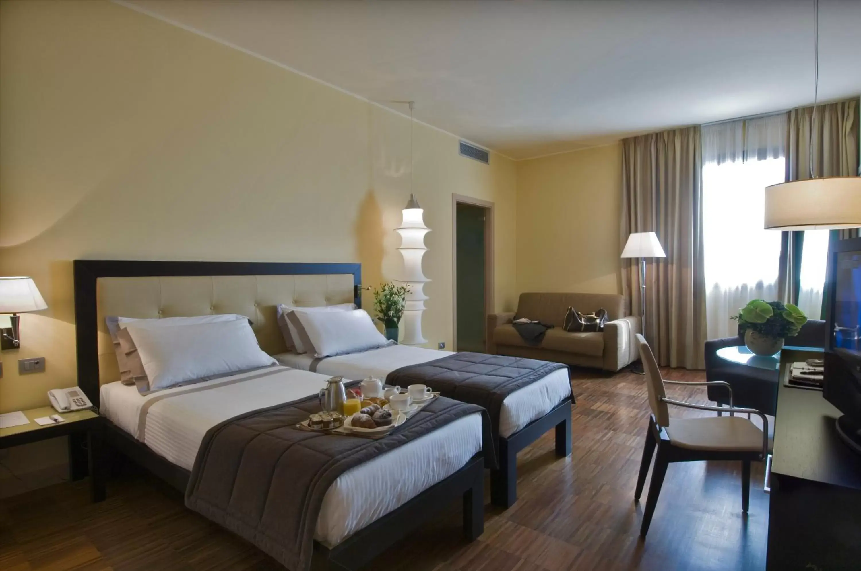 Bedroom in Hotel Cruise