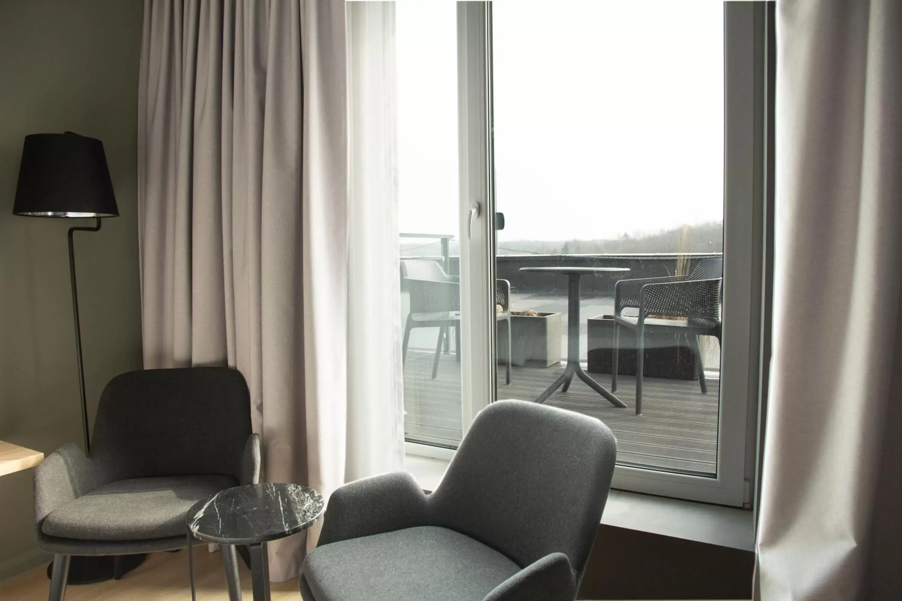Balcony/Terrace, Seating Area in Park Inn by Radisson Vilnius Airport Hotel & Business Centre