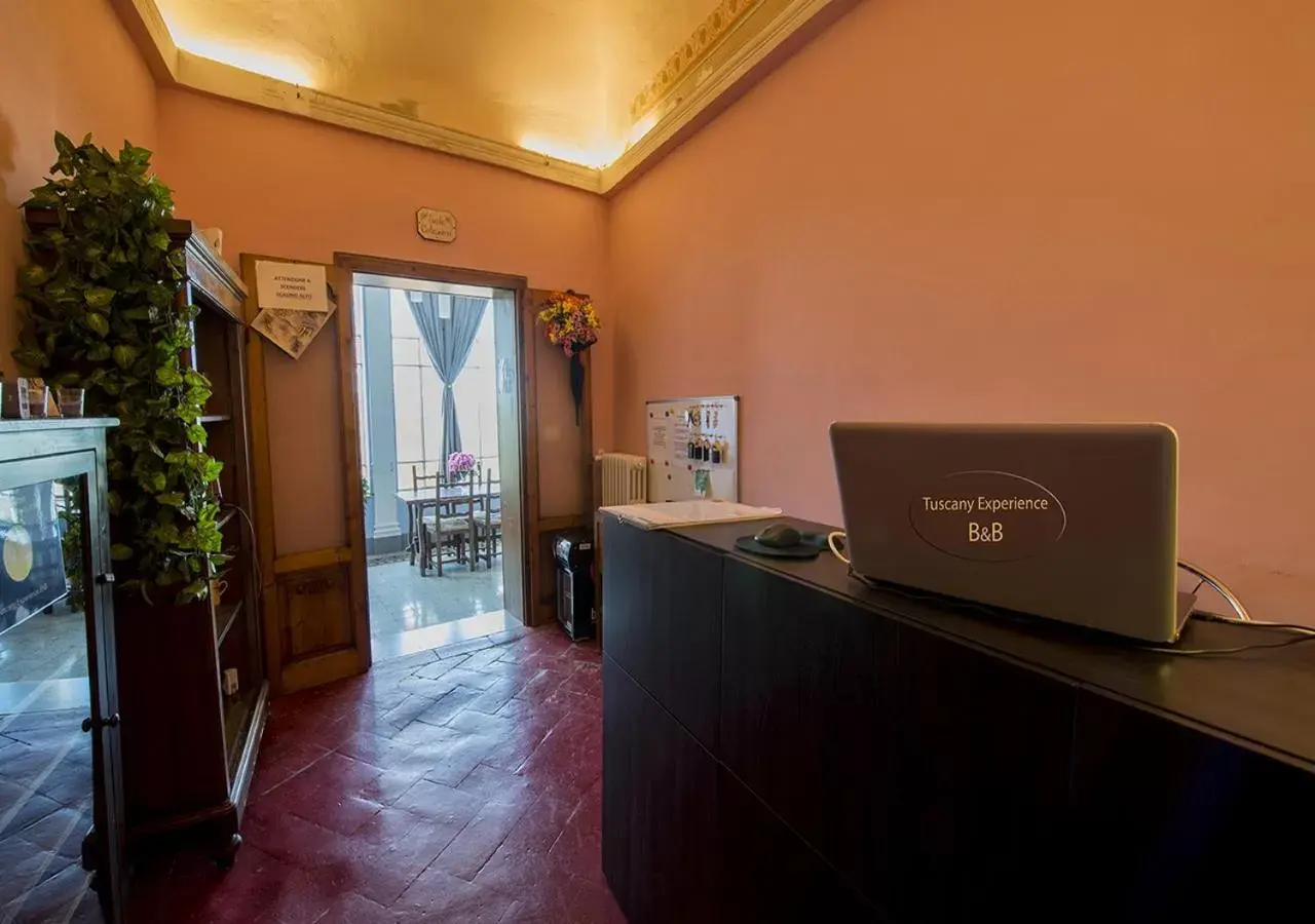 Lobby or reception in Tuscany Experience BnB