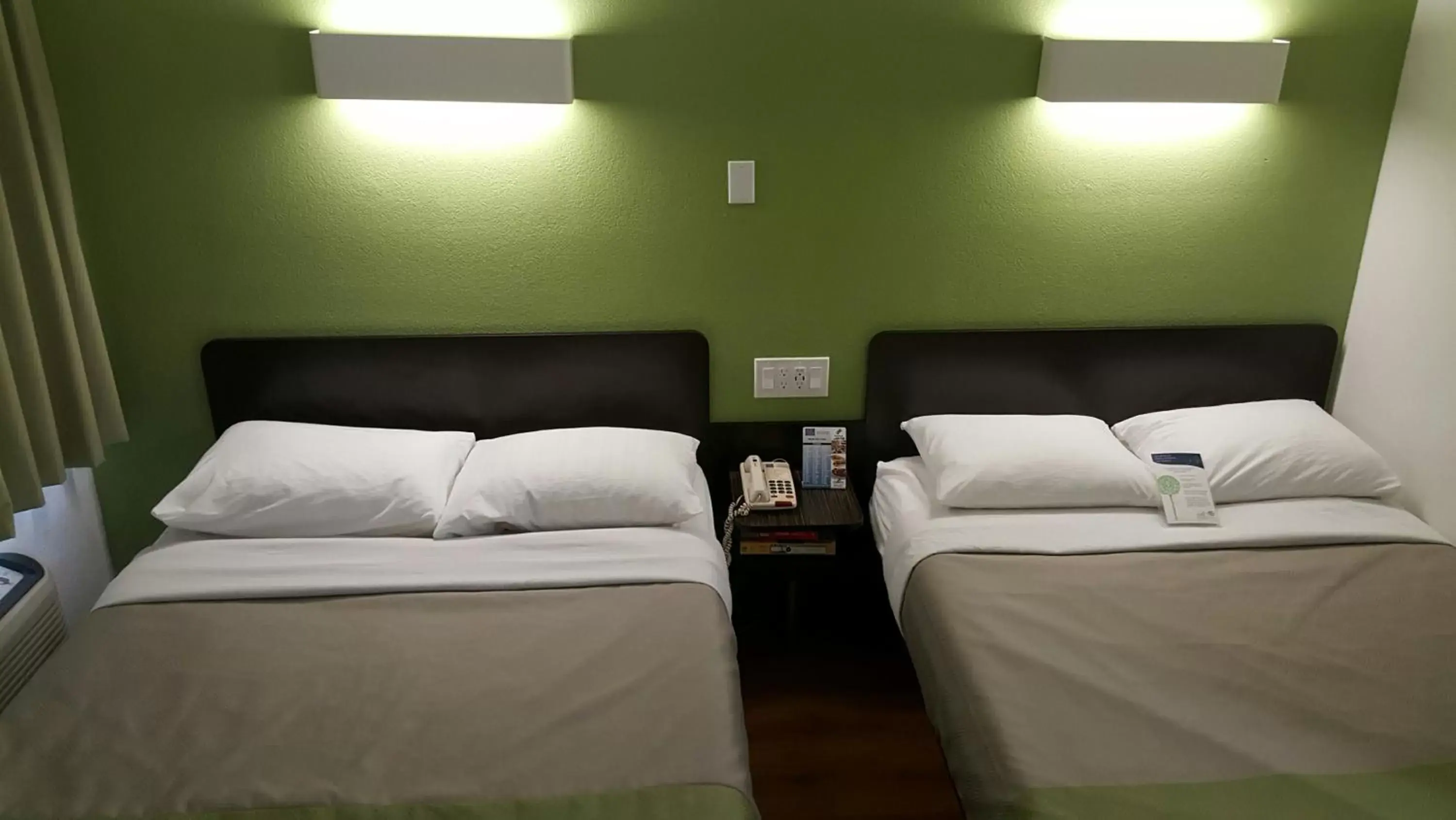 Bedroom, Bed in Motel 6-El Paso, TX - West