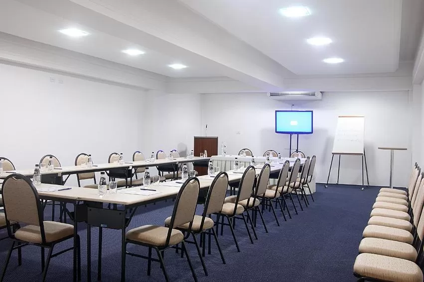 Business facilities in Monte Serrat Hotel