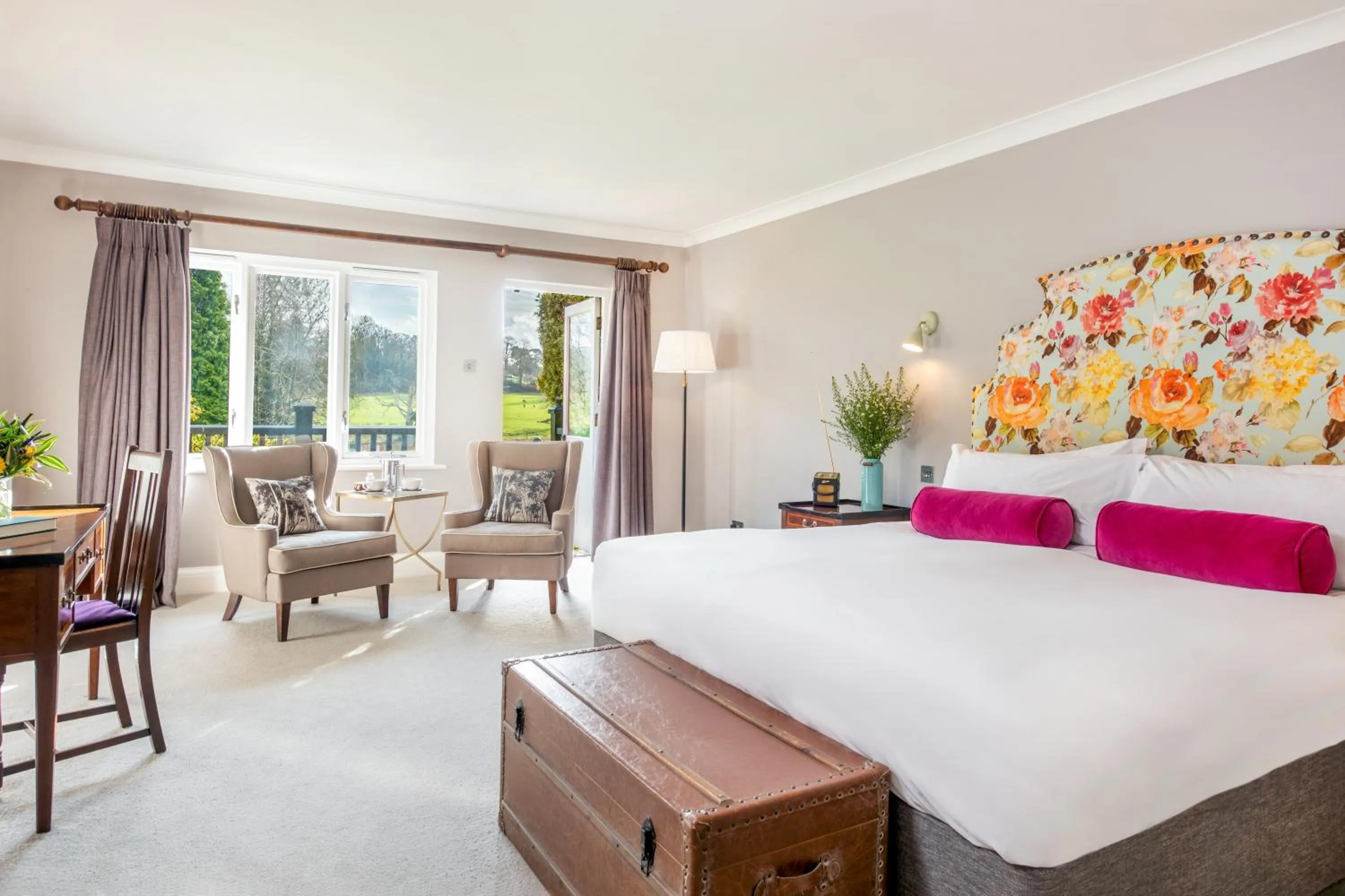 Photo of the whole room, Bed in Burley Manor