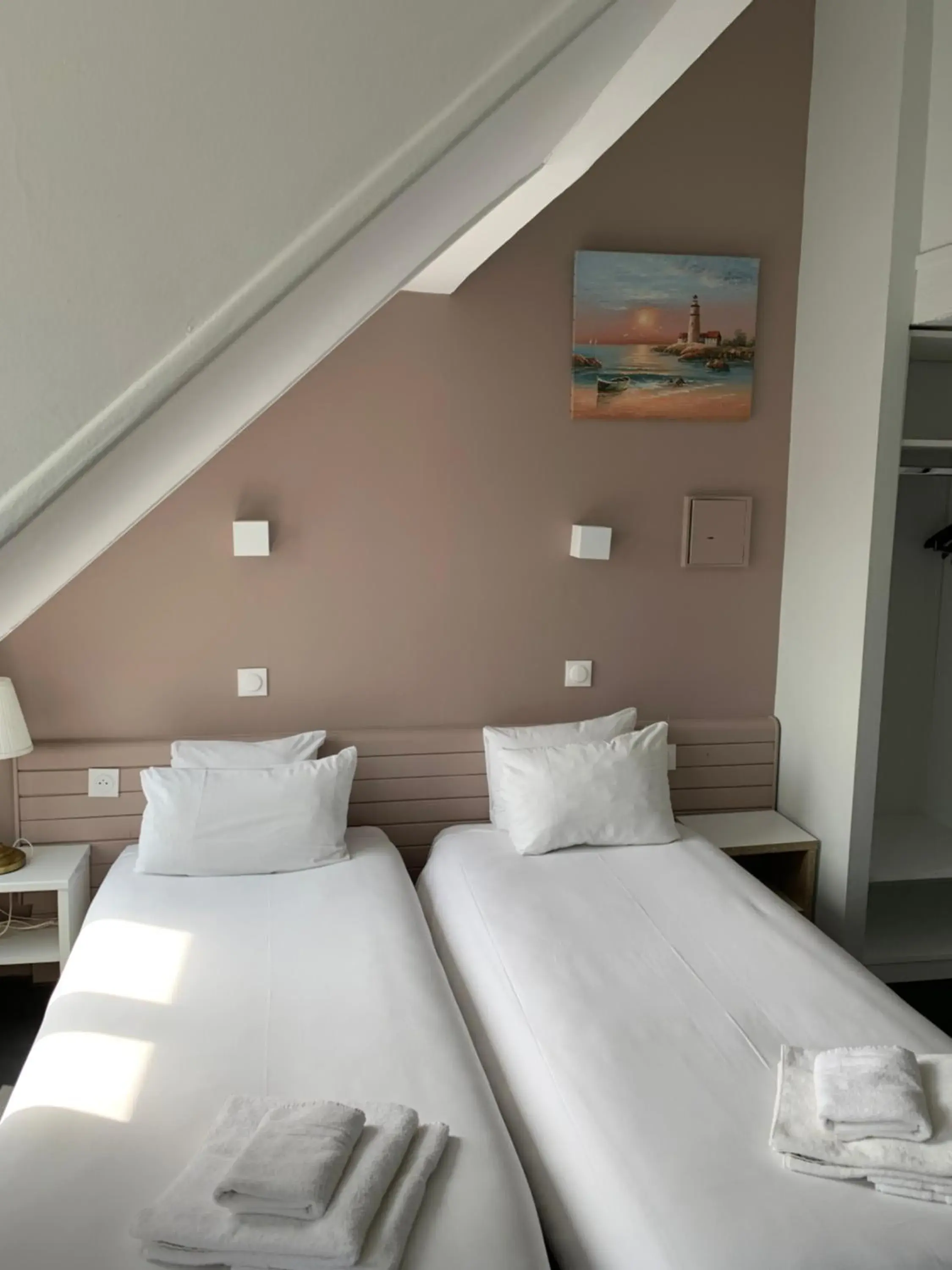 Bed in Hôtel Apollo Opéra Bed in Hôtel Apollo Opéra