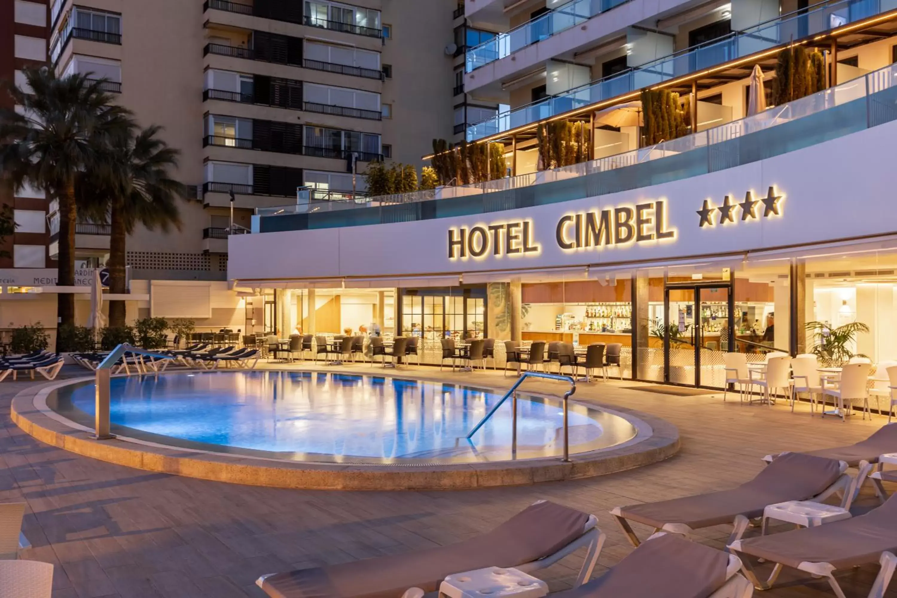 Swimming Pool in Hotel Cimbel