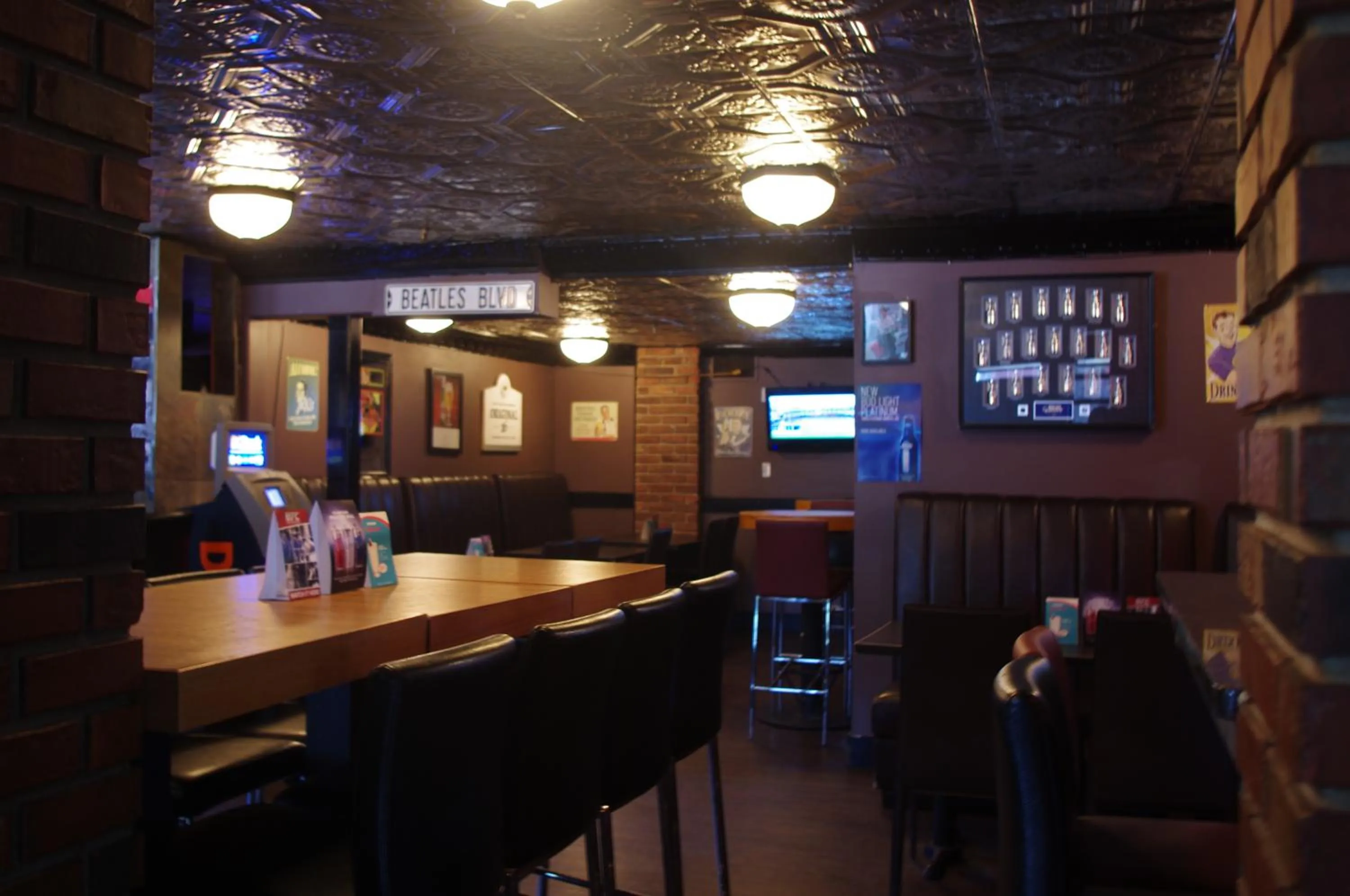 Lounge or bar in South Hill Lodge