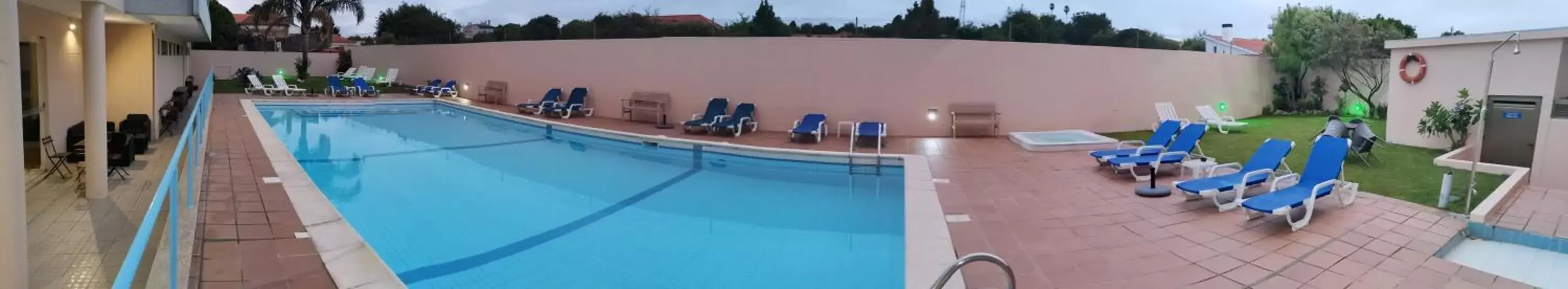 Swimming Pool in Hotel La Fontaine