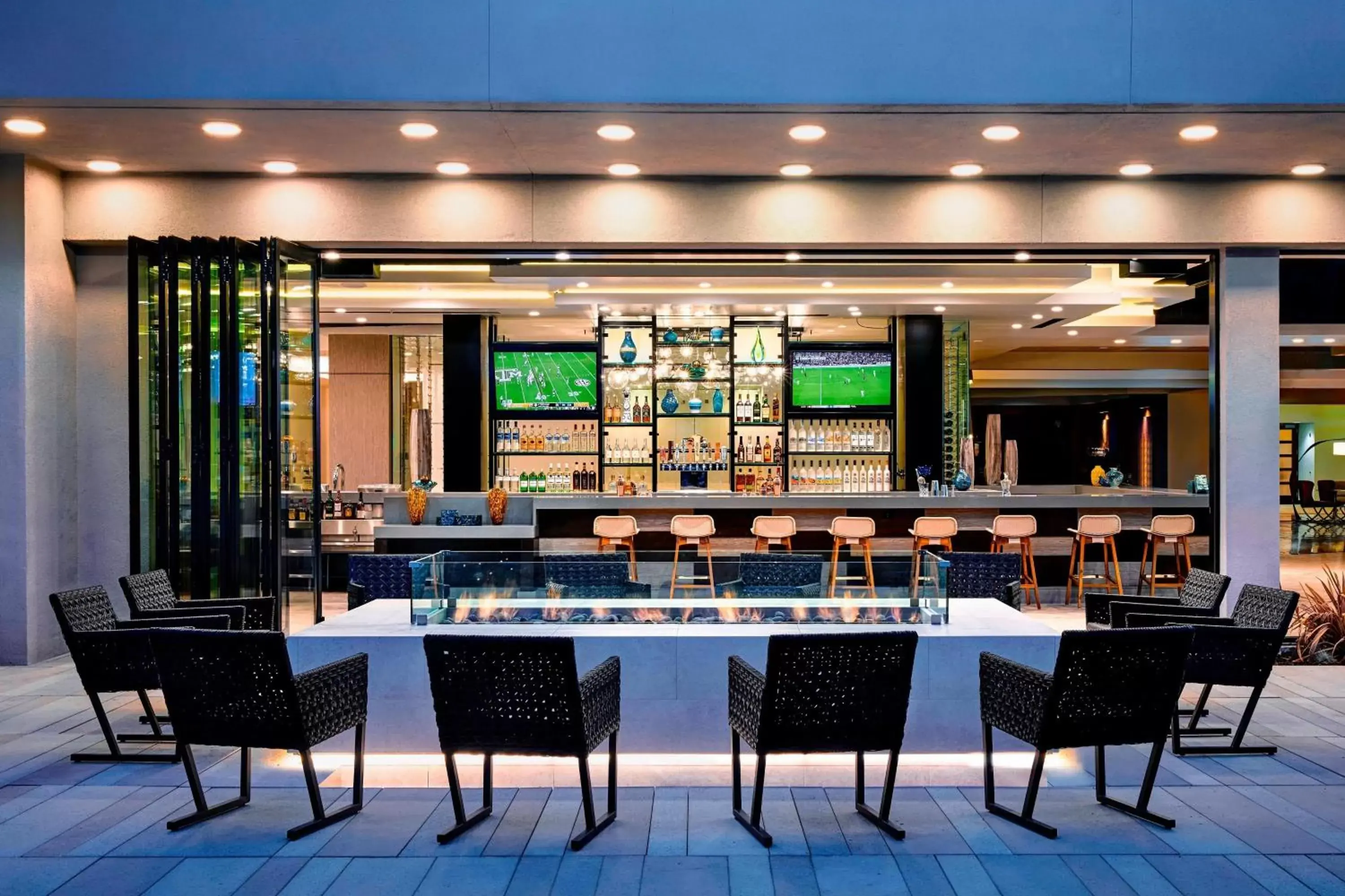 Kitchen or kitchenette, Restaurant/Places to Eat in Torrance Marriott Redondo Beach