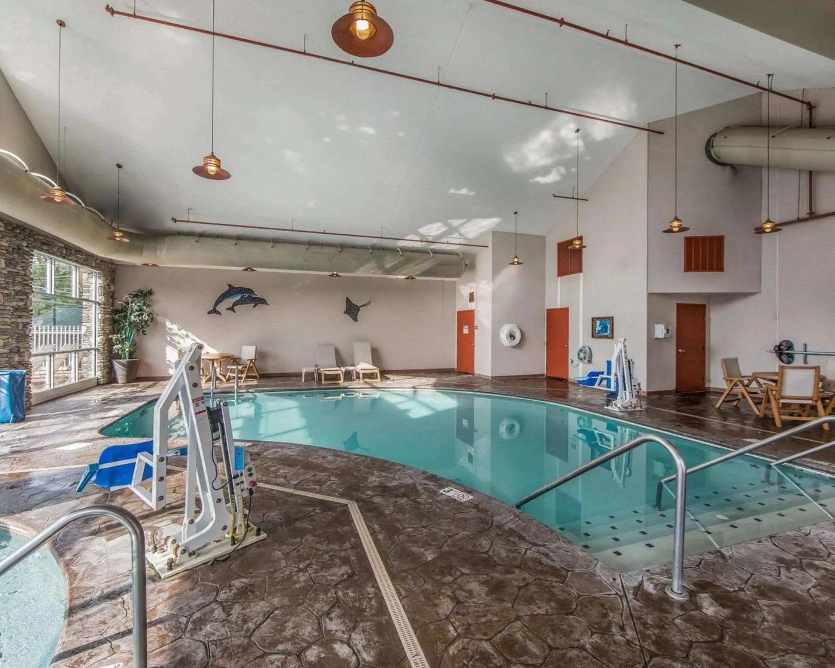 On site, Swimming Pool in Clarion Inn Near Island Drive