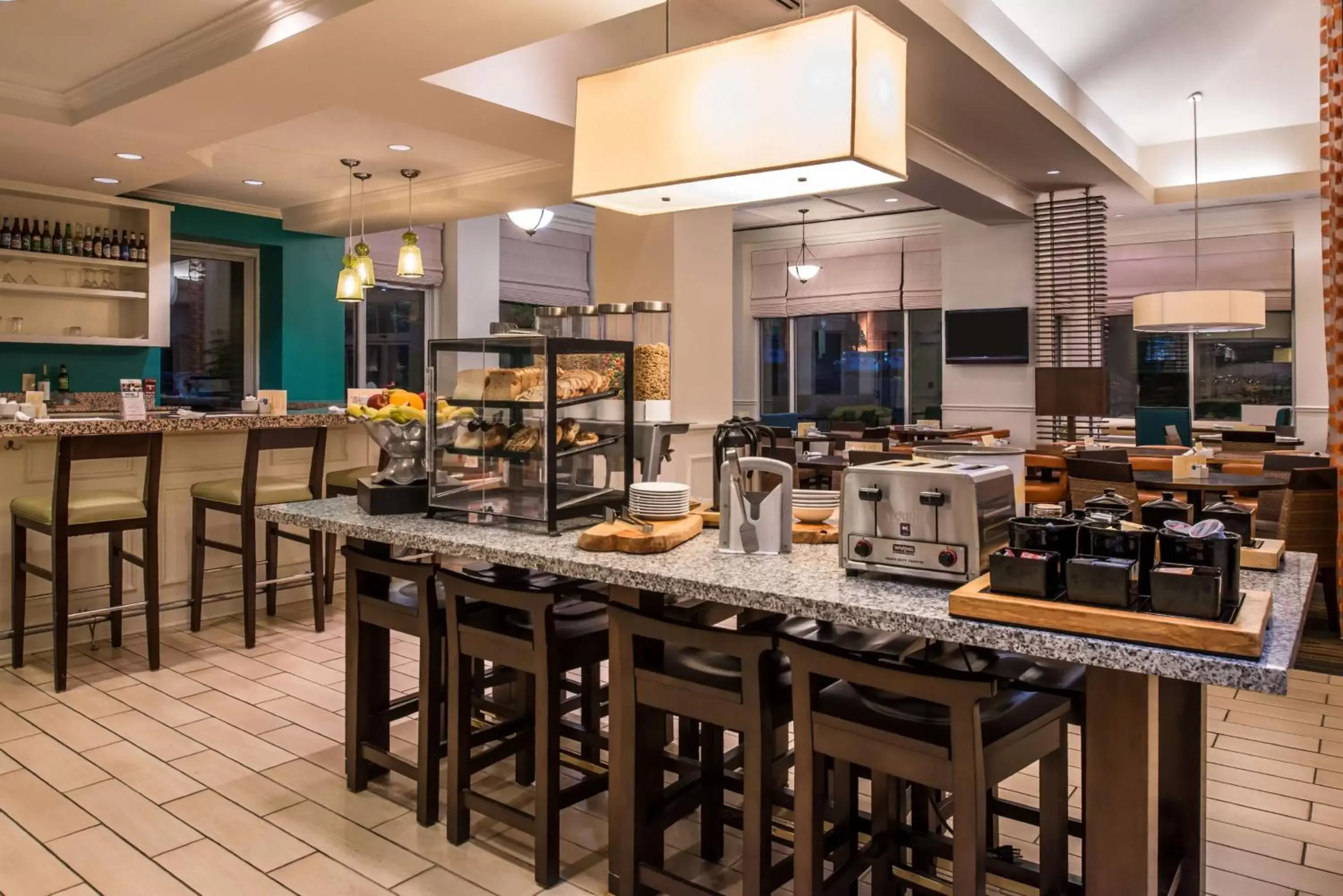 Lounge or bar, Restaurant/Places to Eat in Hilton Garden Inn White Marsh