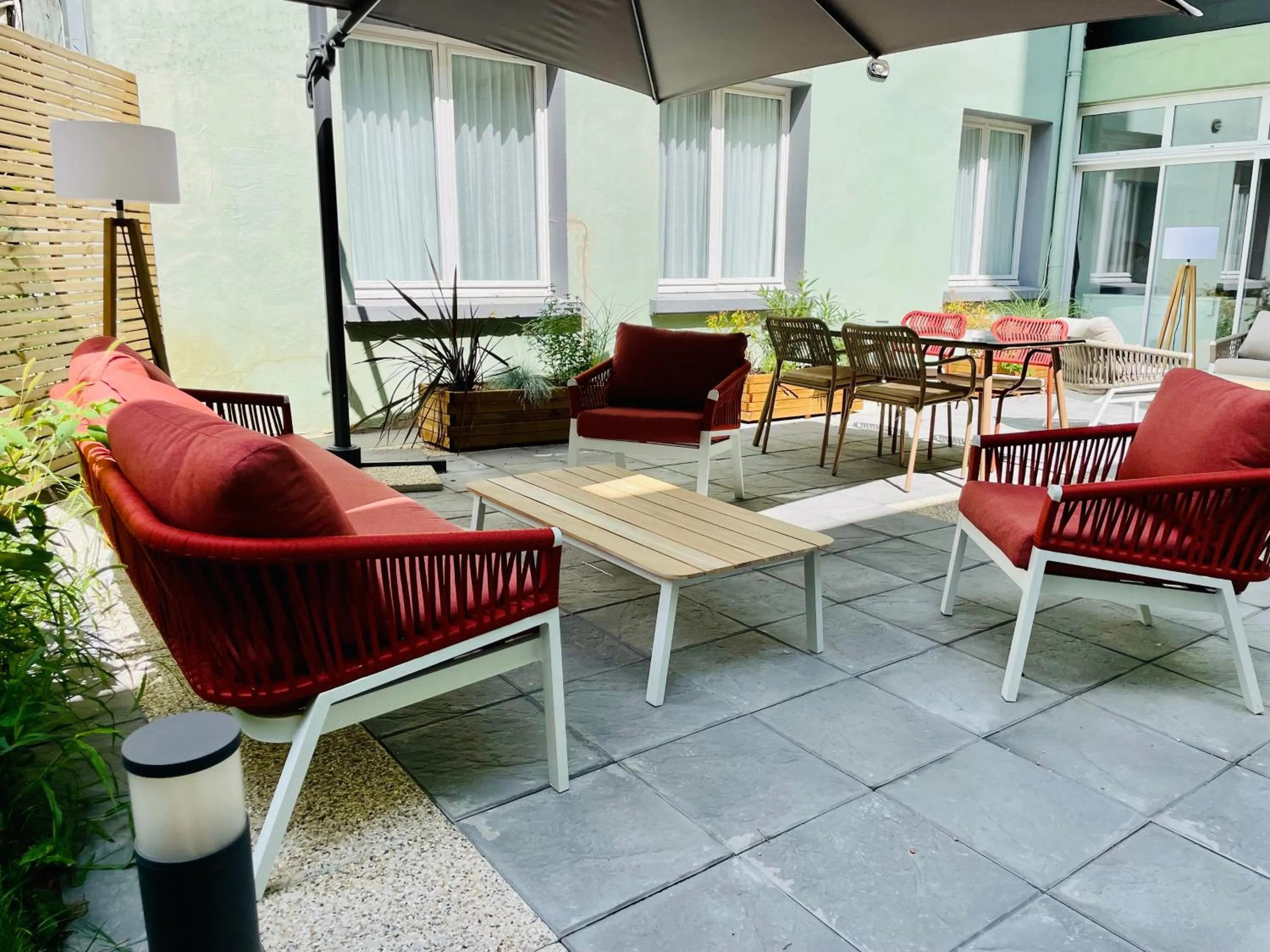 Patio in Hôtel Villa Berlioz