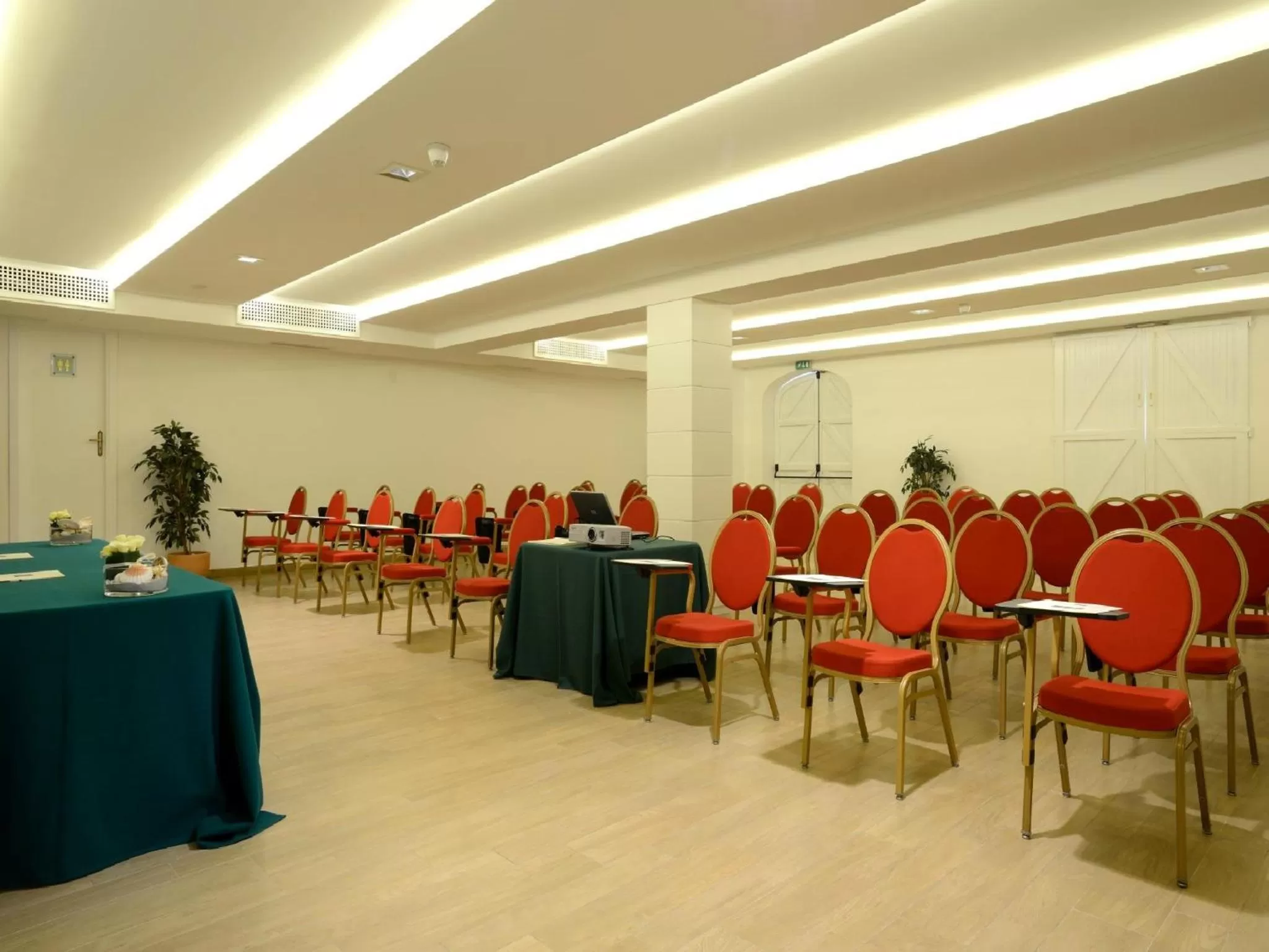 Business facilities in Hotel Dei Pini